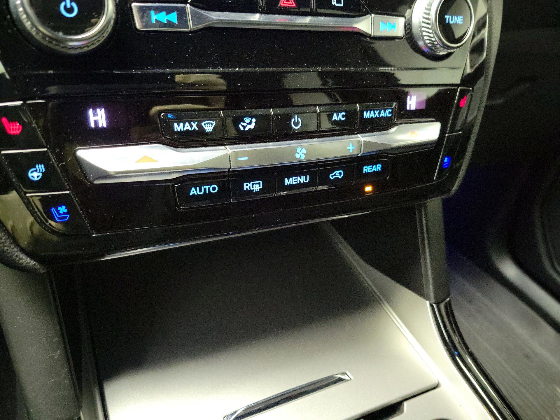 Thumbnail: 2021 Ford Explorer - 17