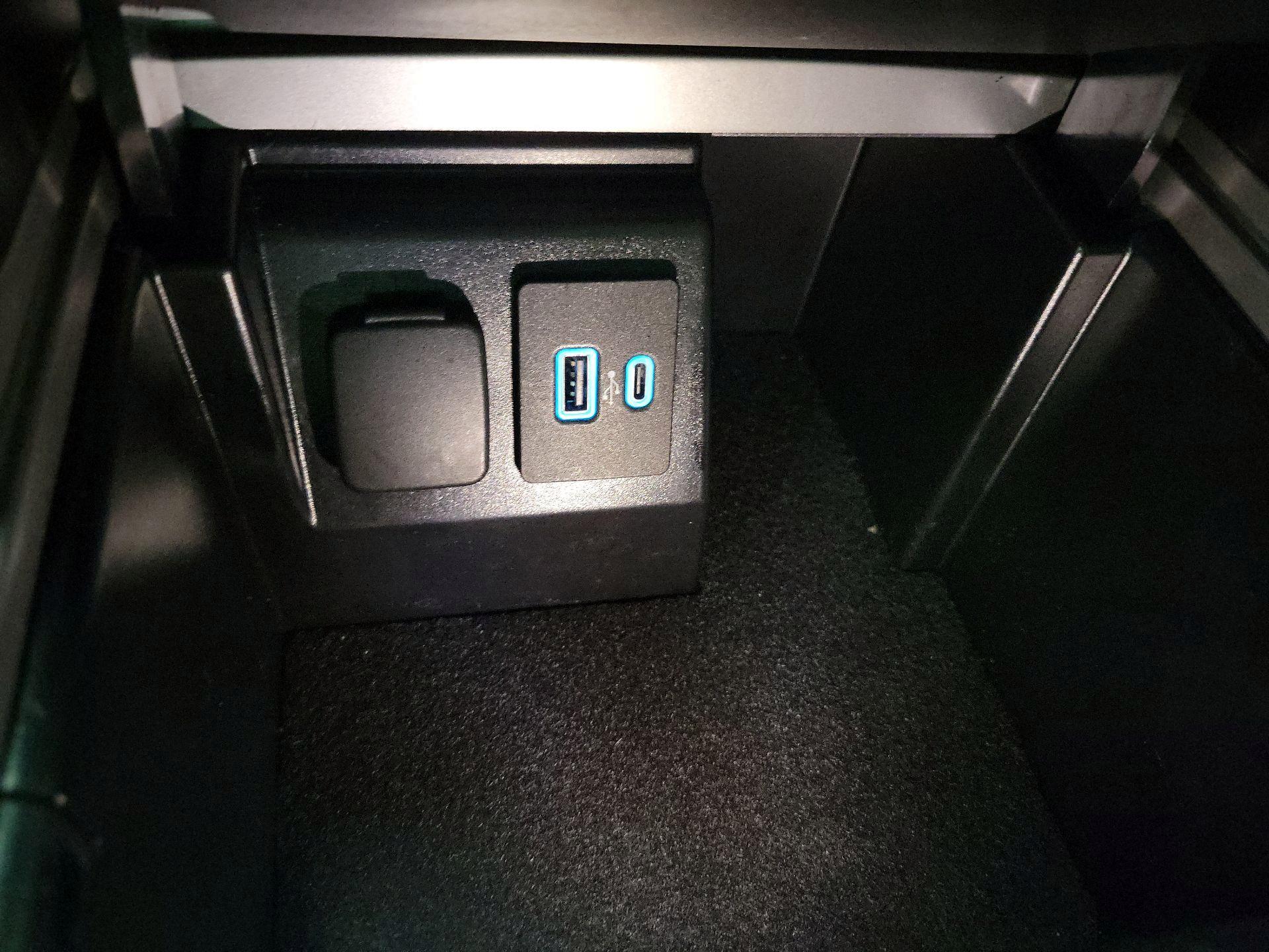 Thumbnail: 2021 Ford Explorer - 19