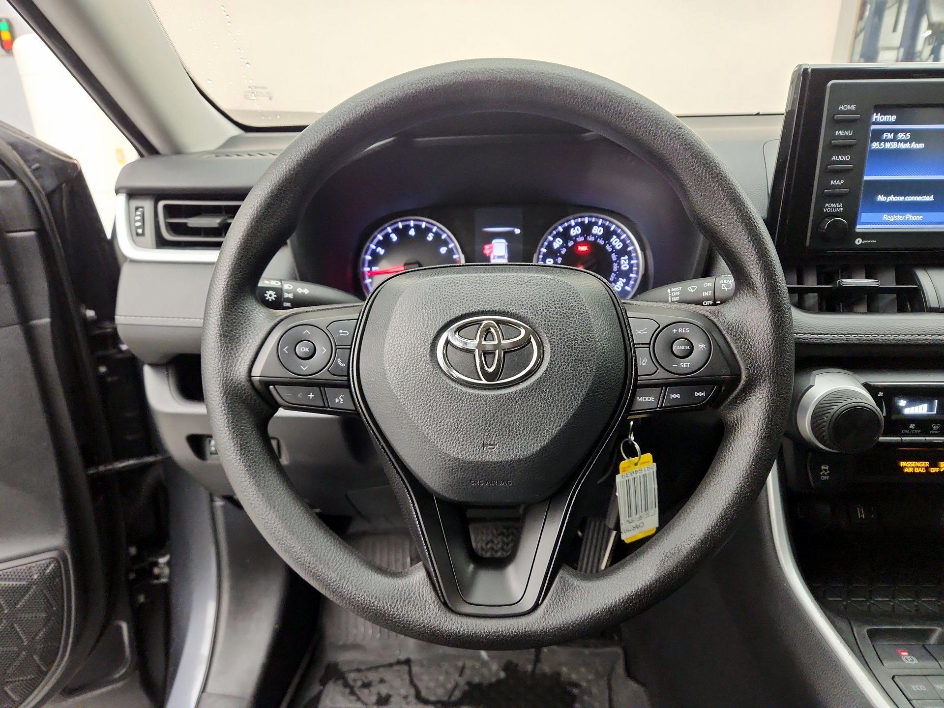 Thumbnail: 2021 Toyota RAV4 - 10