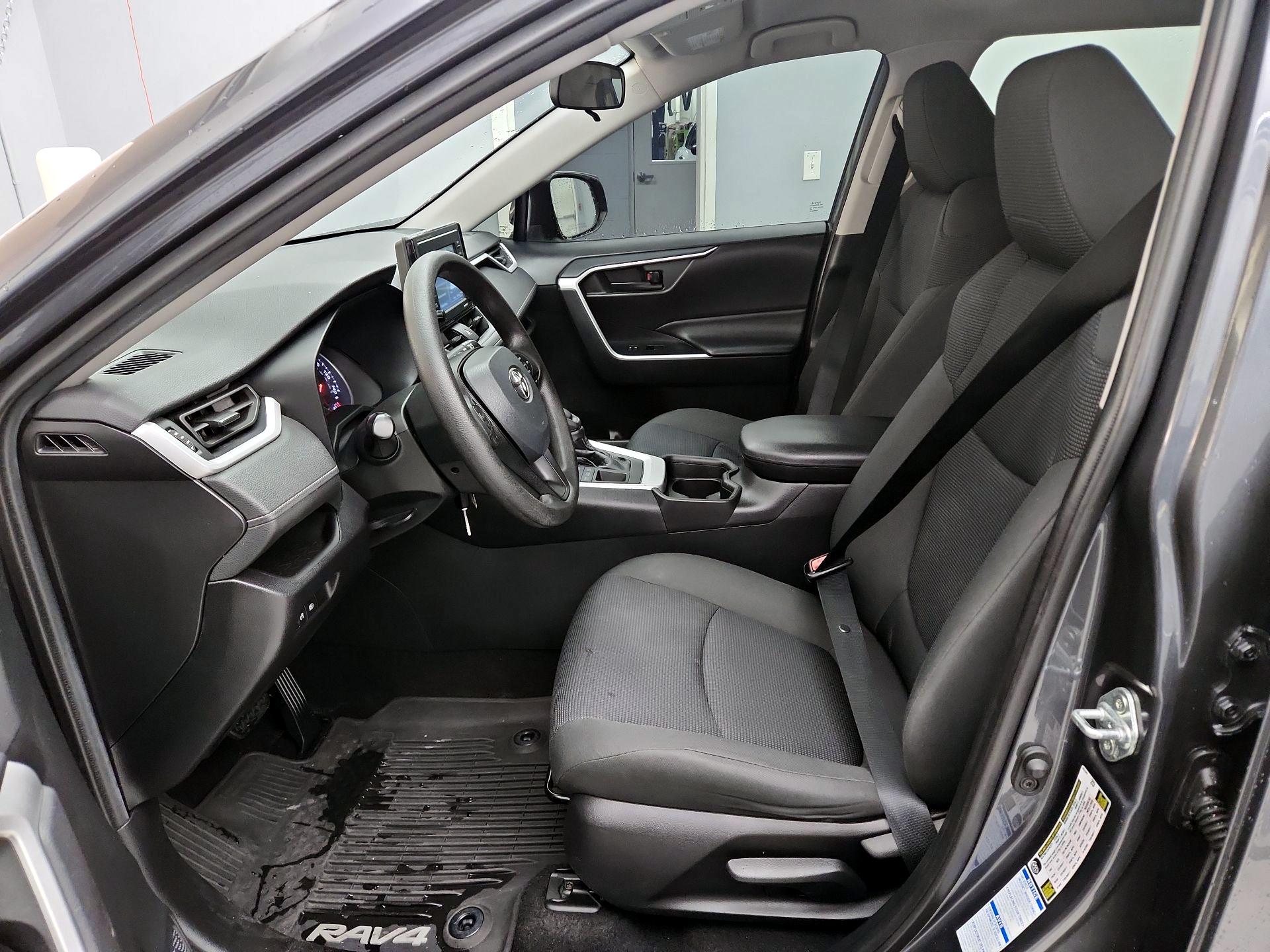 Thumbnail: 2021 Toyota RAV4 - 11