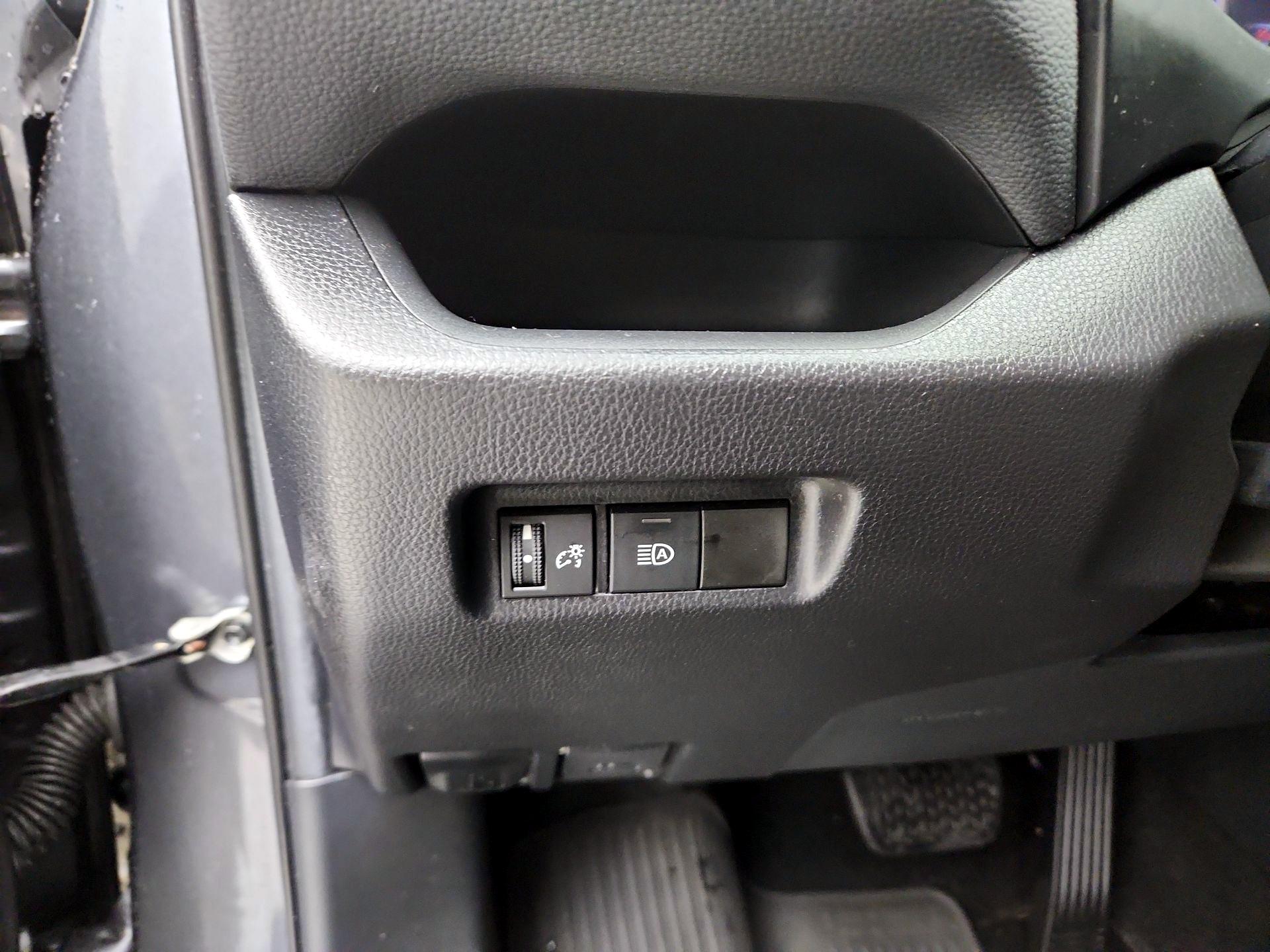 Thumbnail: 2021 Toyota RAV4 - 13