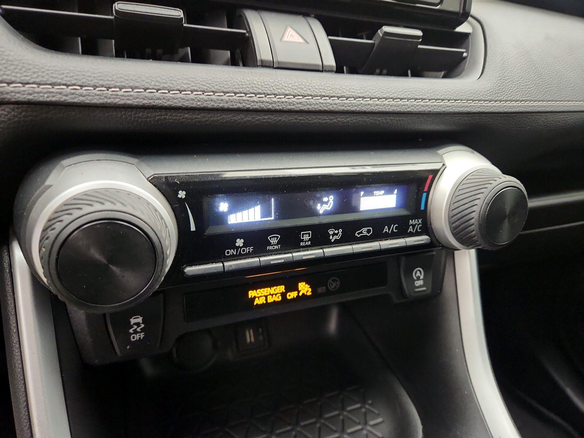 Thumbnail: 2021 Toyota RAV4 - 16