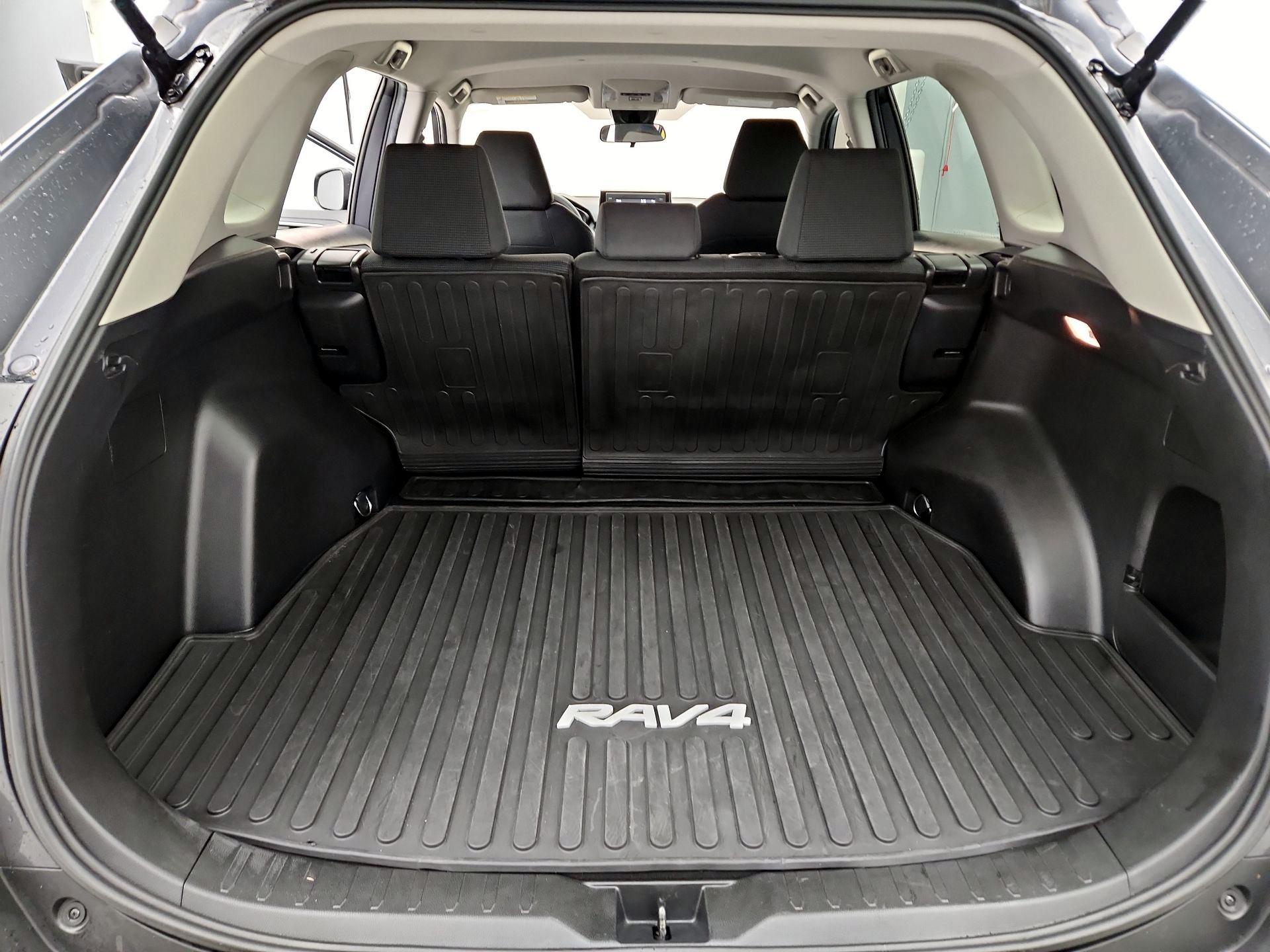 Thumbnail: 2021 Toyota RAV4 - 20