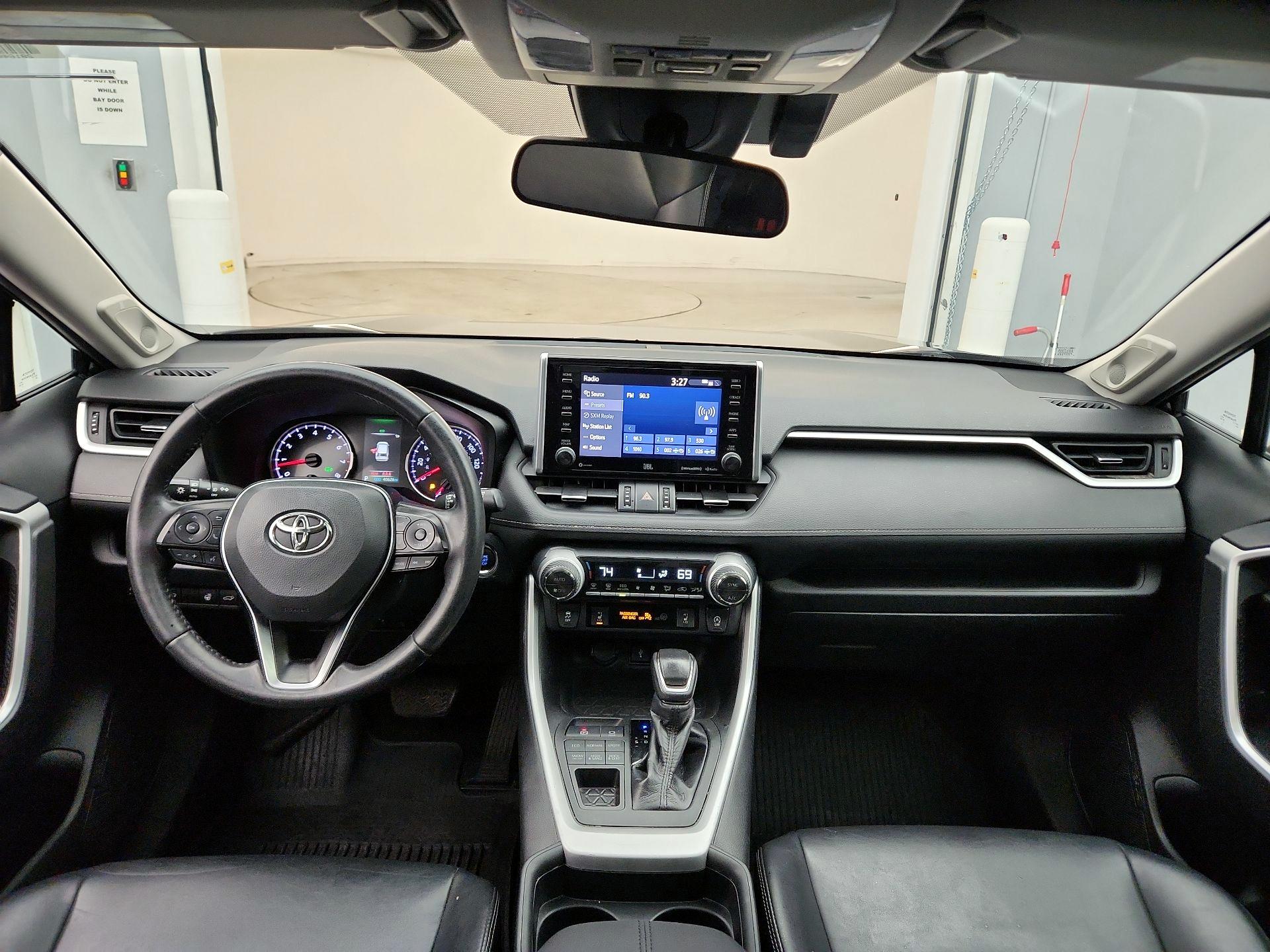 Thumbnail: 2020 Toyota RAV4 - 9