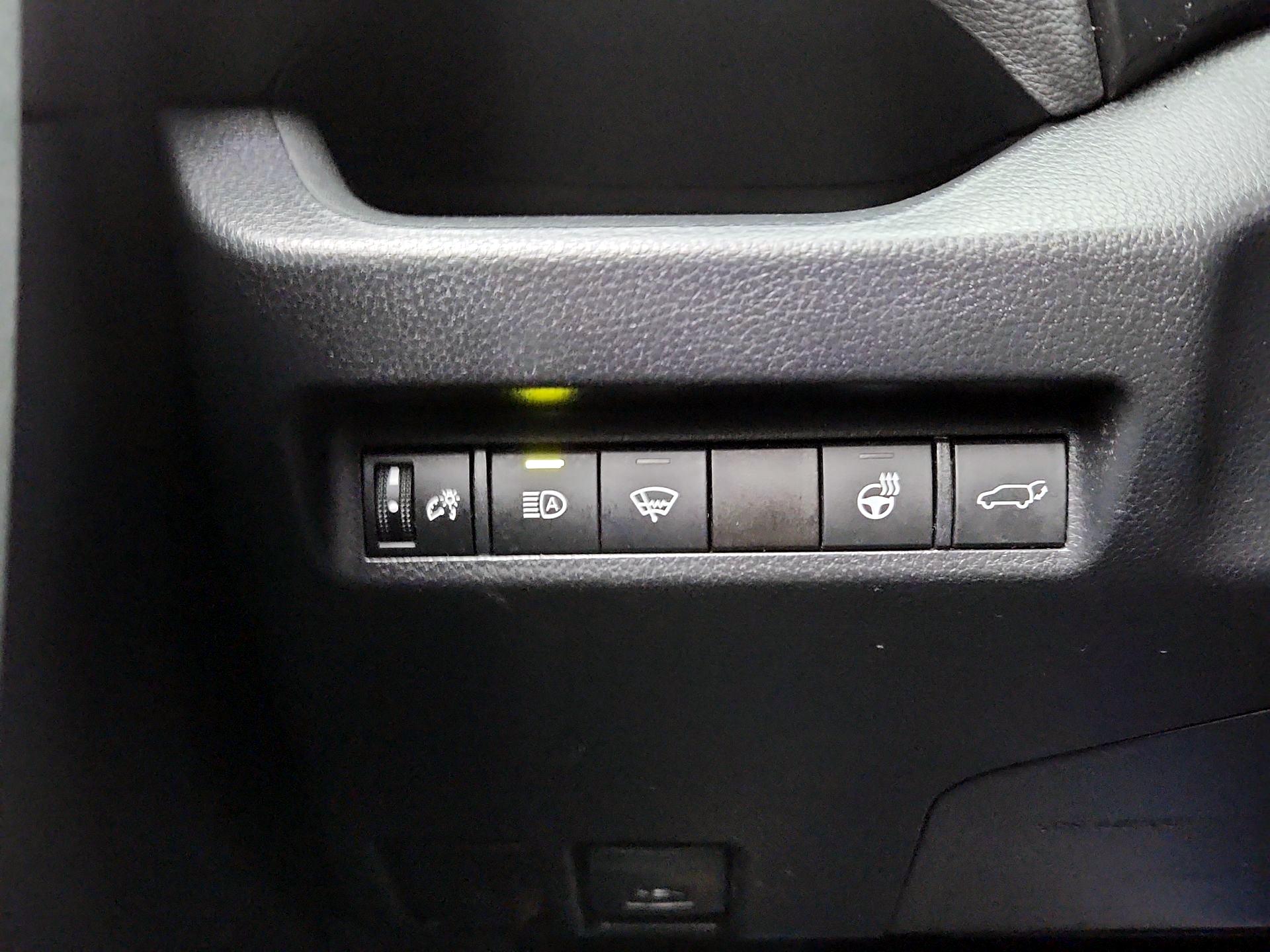 Thumbnail: 2020 Toyota RAV4 - 13