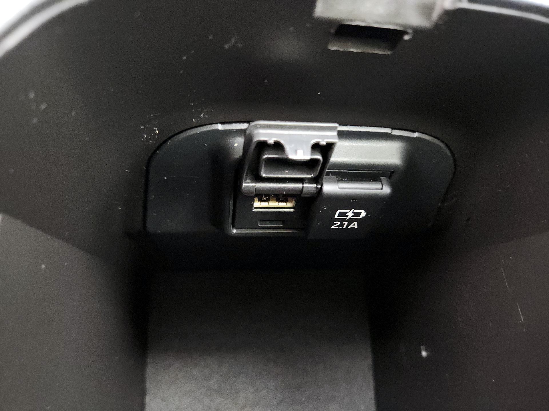 Thumbnail: 2020 Toyota RAV4 - 18