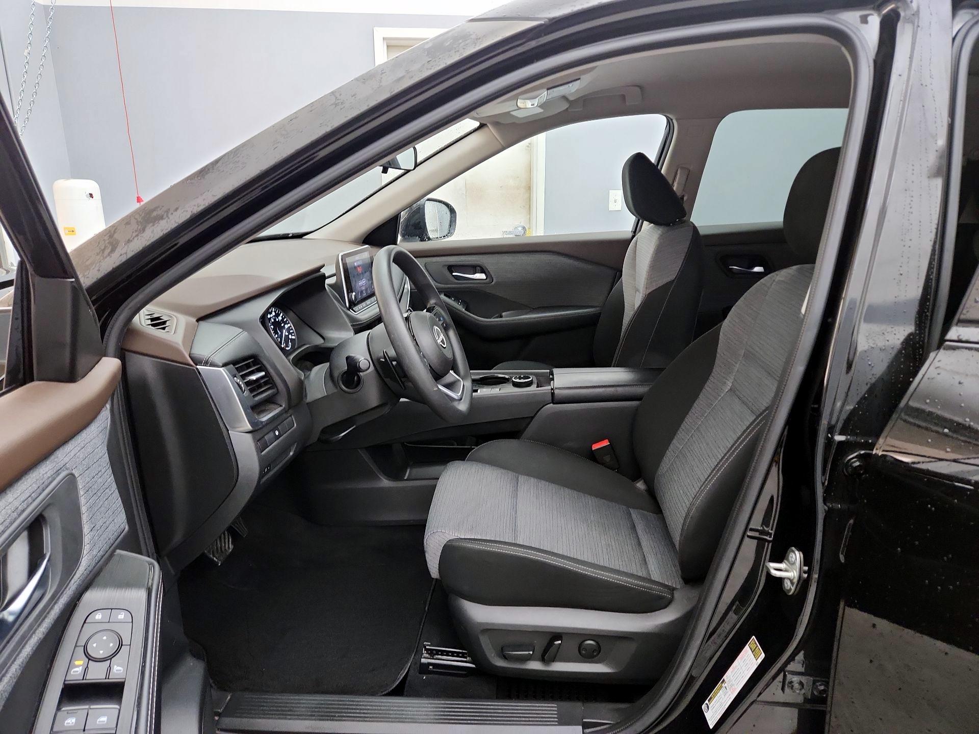 Thumbnail: 2023 Nissan Rogue - 11