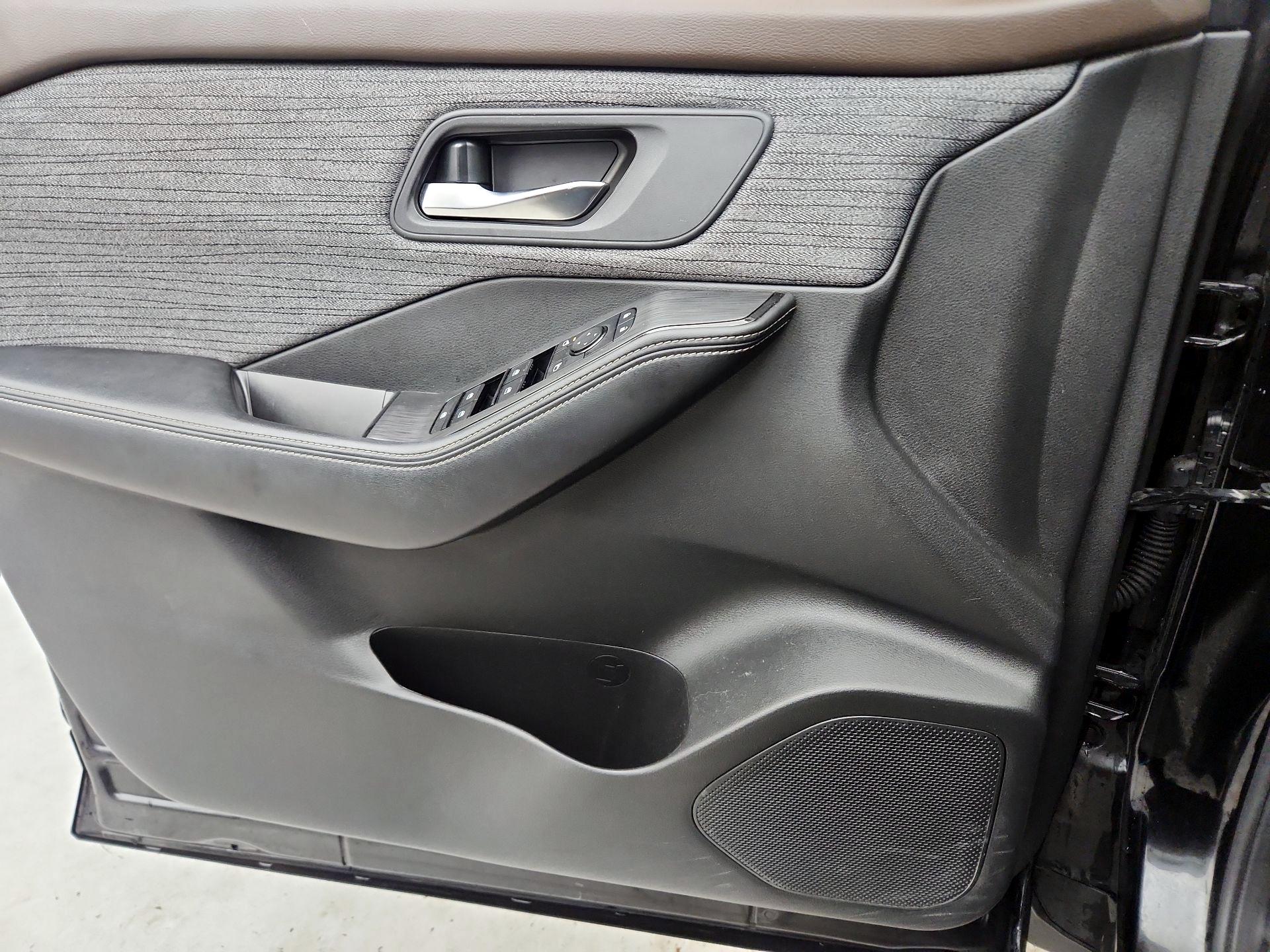 Thumbnail: 2023 Nissan Rogue - 12