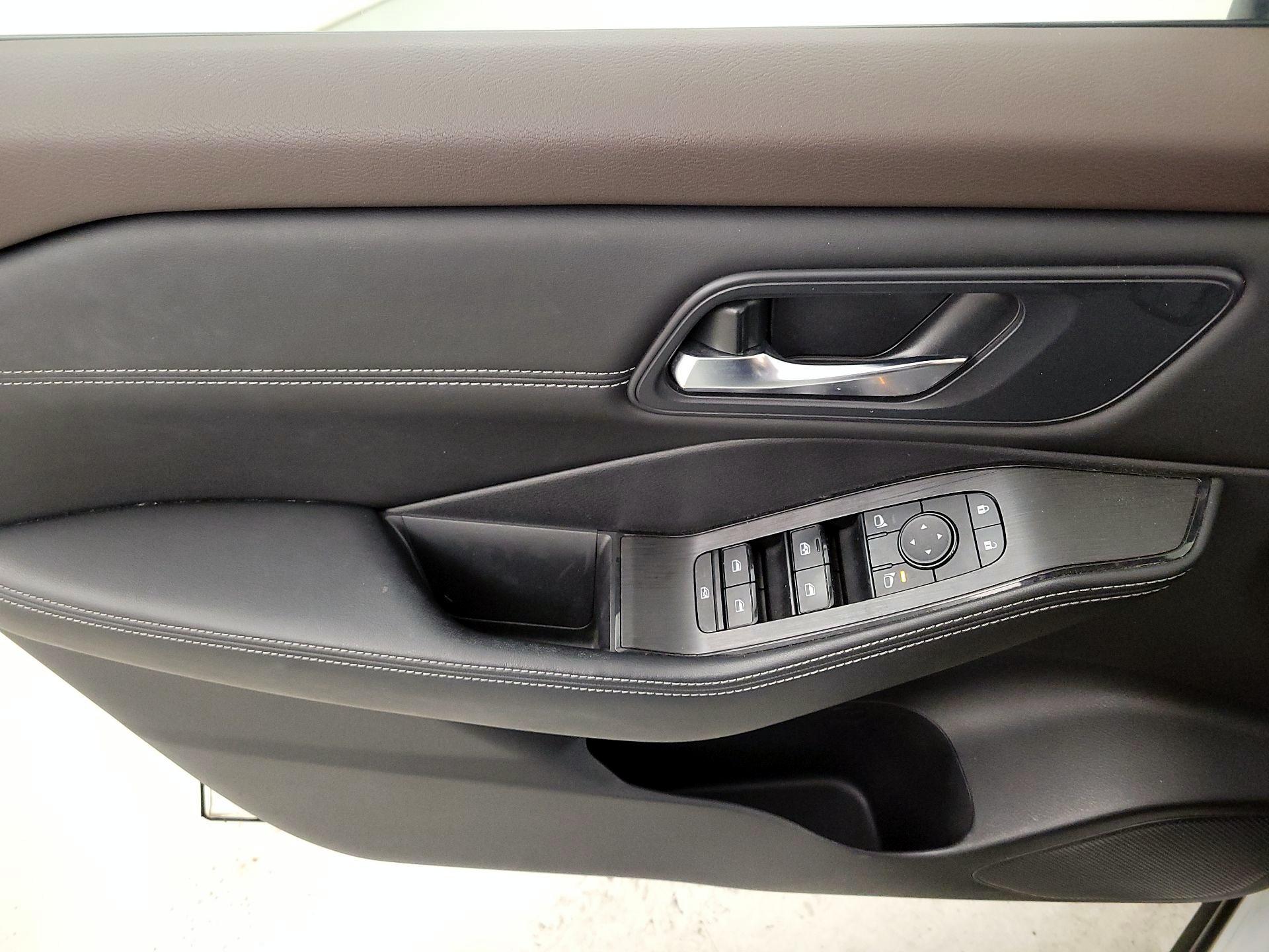 Thumbnail: 2022 Nissan Rogue - 12