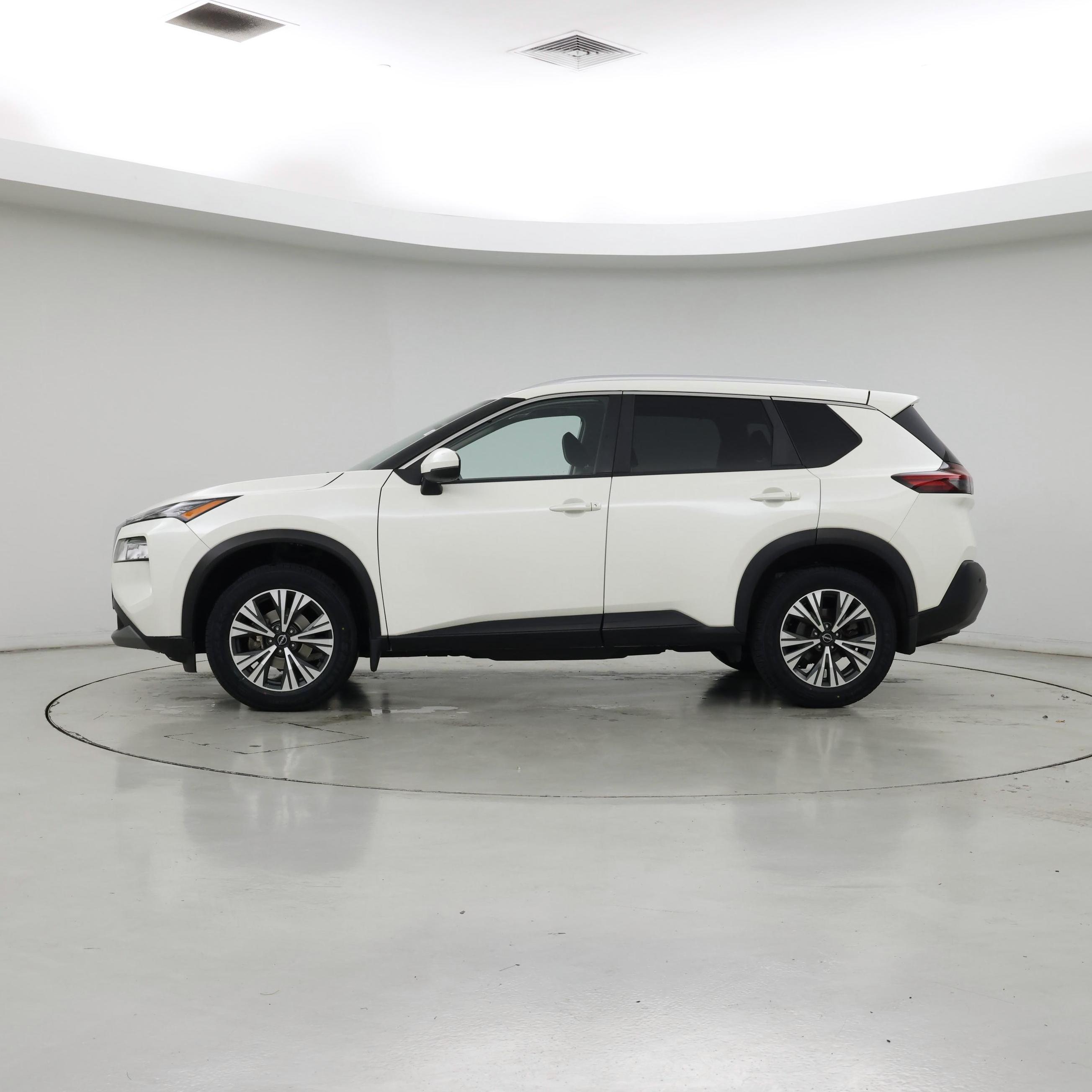 Thumbnail: 2022 Nissan Rogue - 3