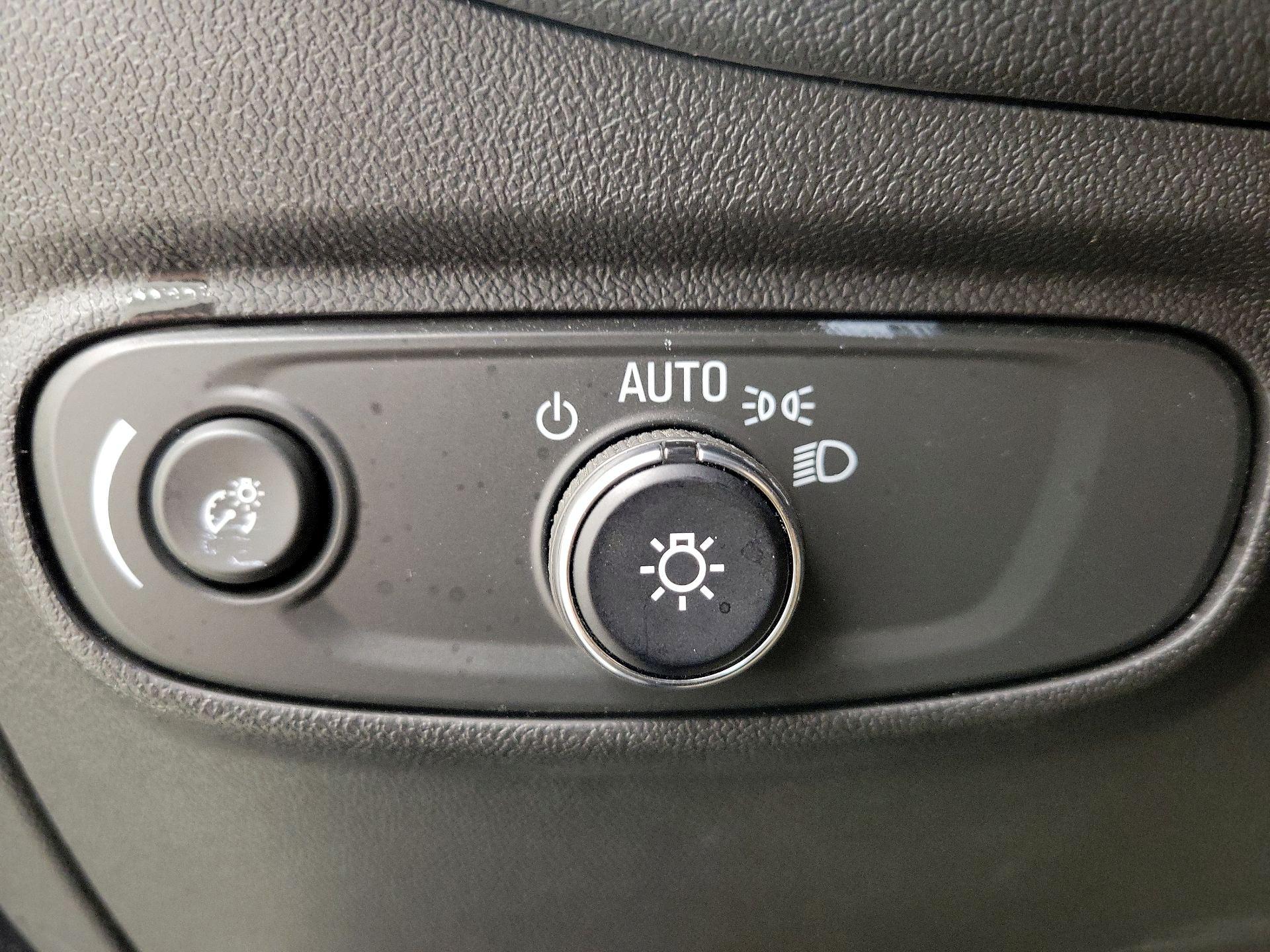 Thumbnail: 2022 Chevrolet Equinox - 13