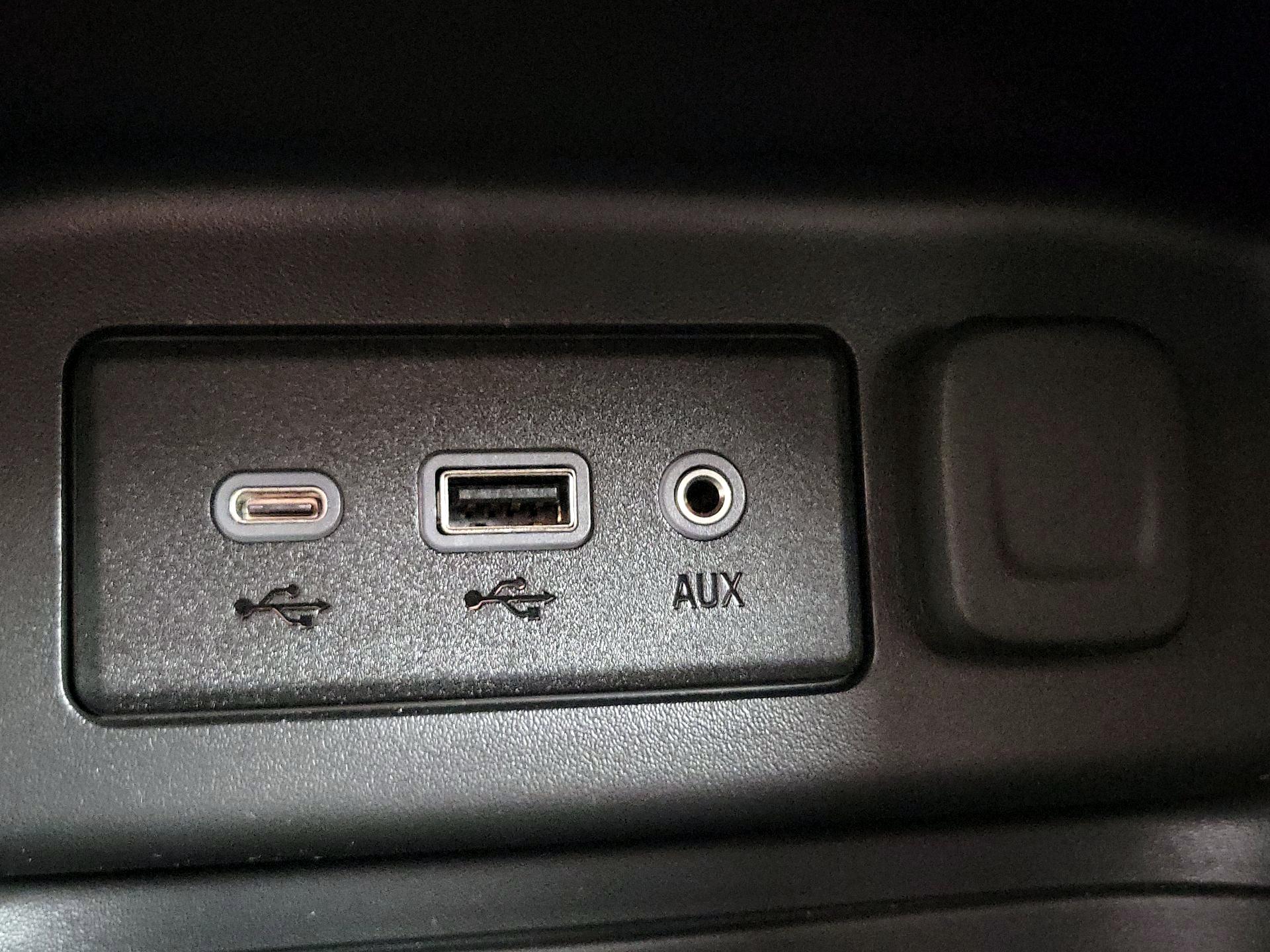 Thumbnail: 2022 Chevrolet Equinox - 18