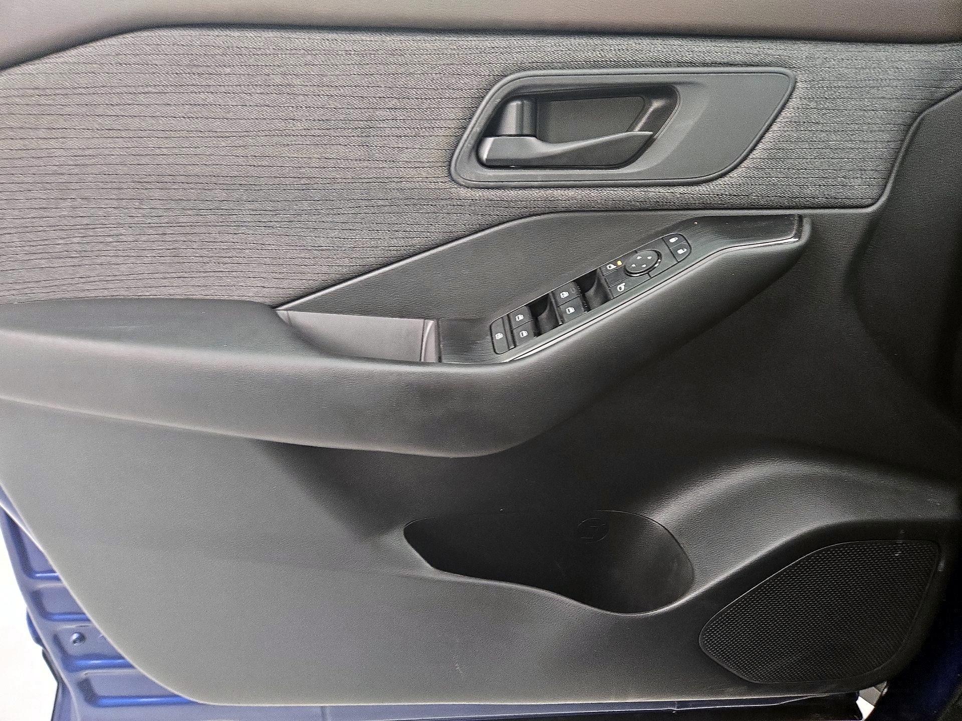 Thumbnail: 2023 Nissan Rogue - 12