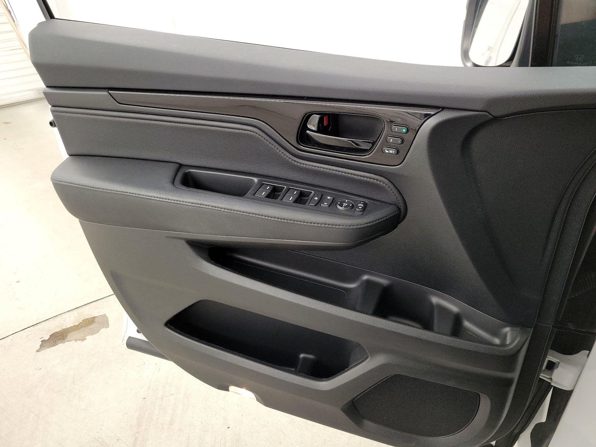 Thumbnail: 2023 Honda Odyssey - 12