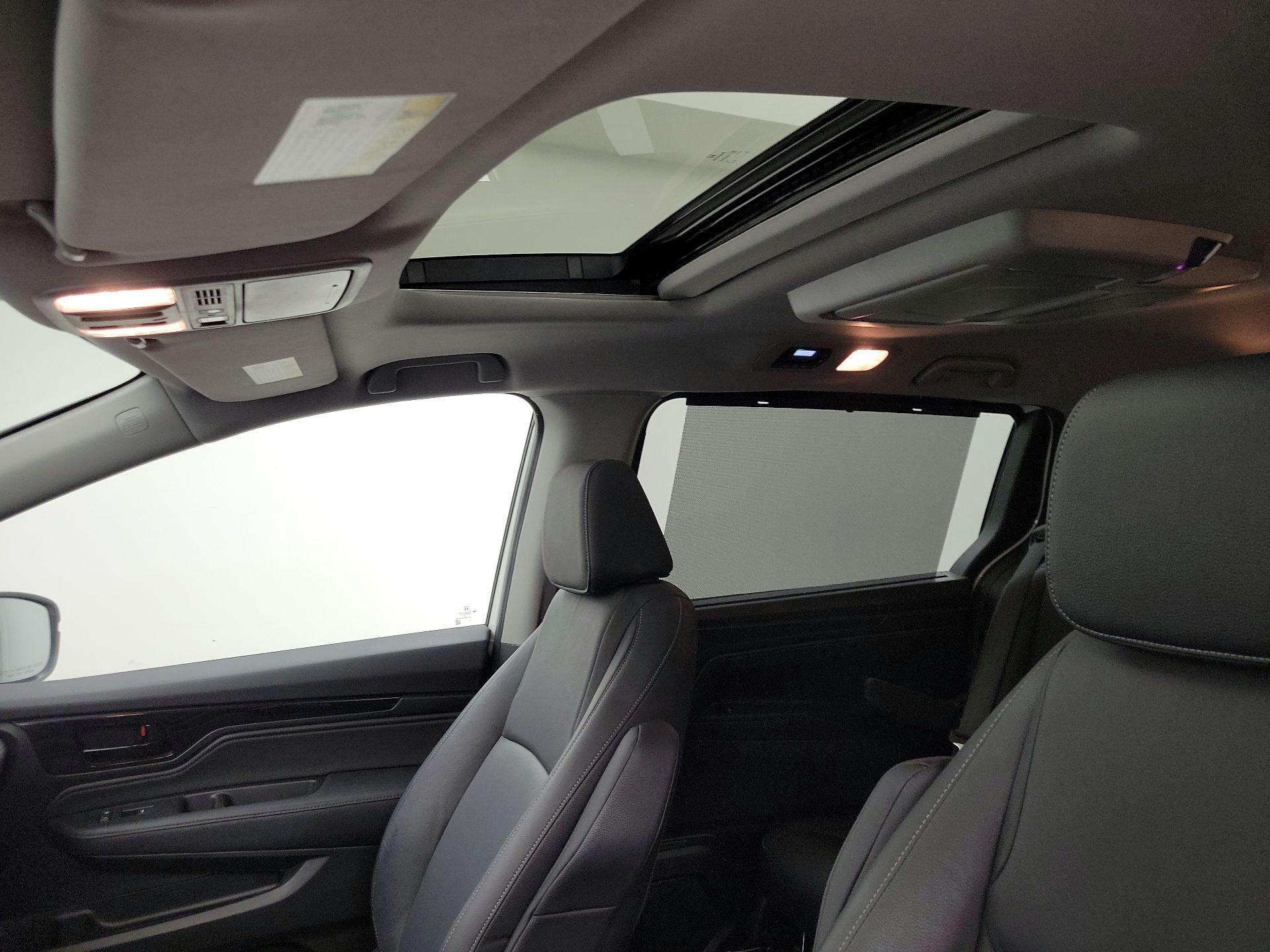 Thumbnail: 2023 Honda Odyssey - 20