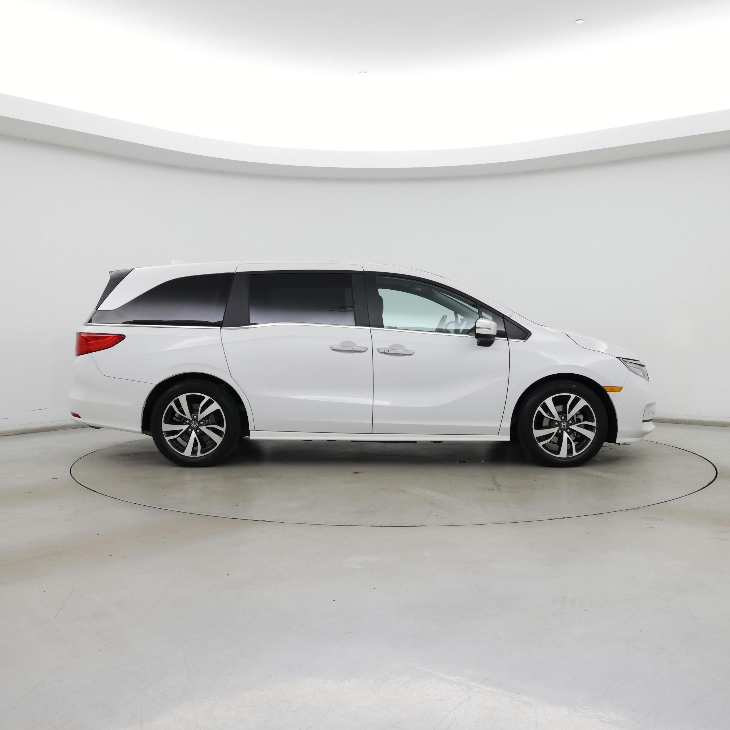 Thumbnail: 2023 Honda Odyssey - 7