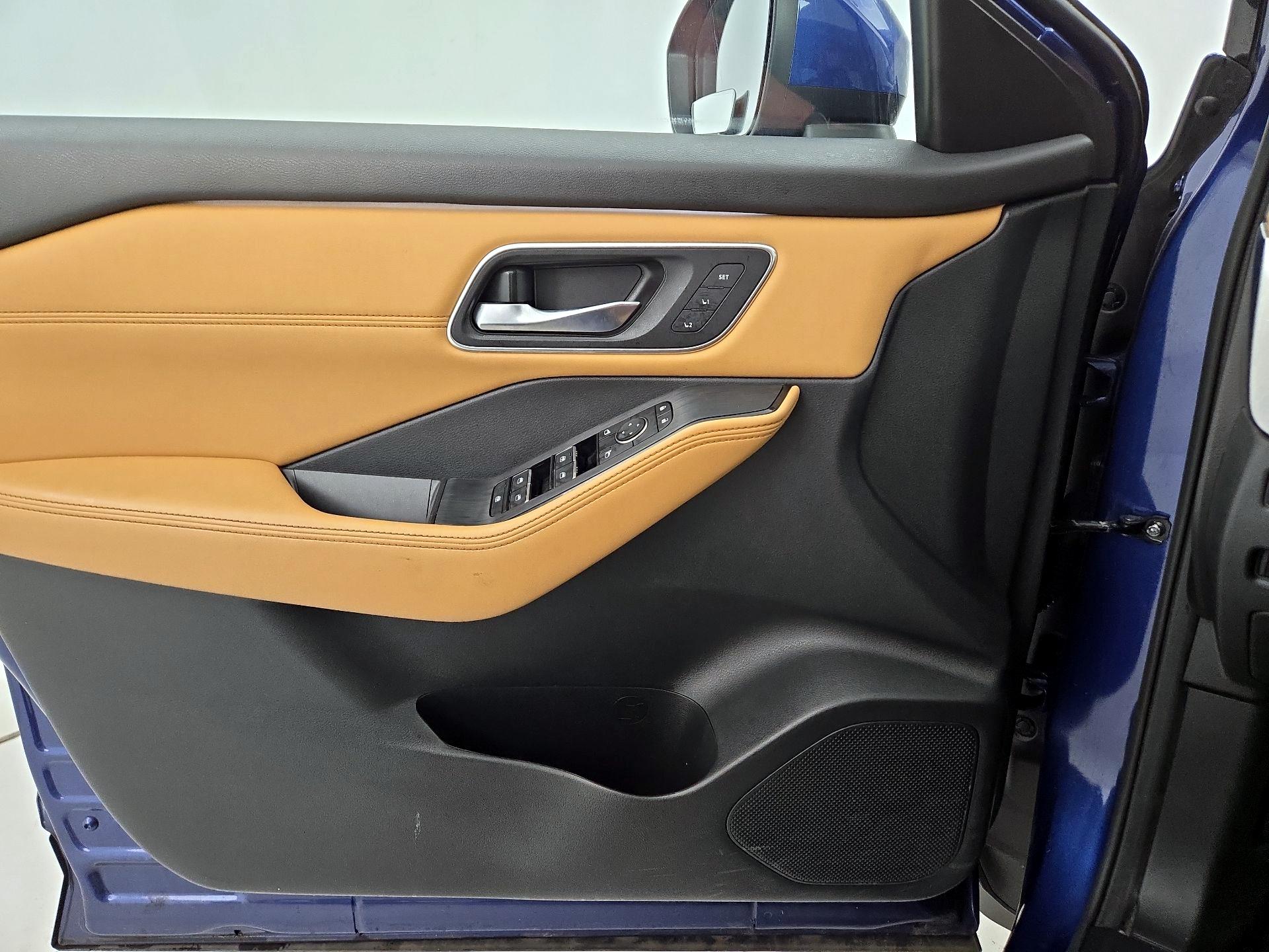 Thumbnail: 2023 Nissan Rogue - 12