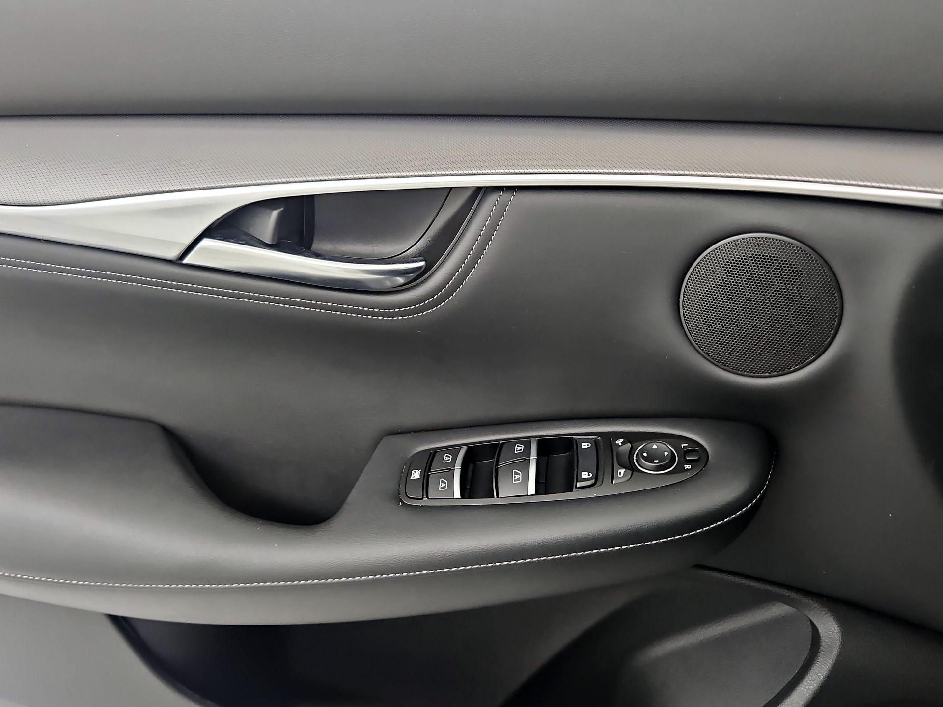 Thumbnail: 2023 INFINITI QX55 - 12