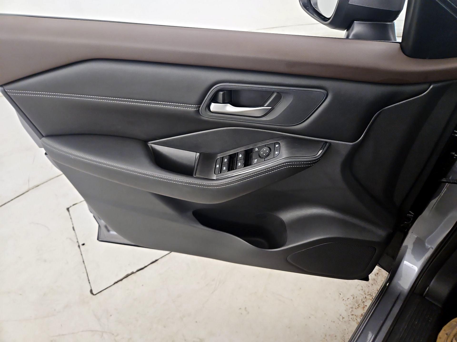 Thumbnail: 2023 Nissan Rogue - 12