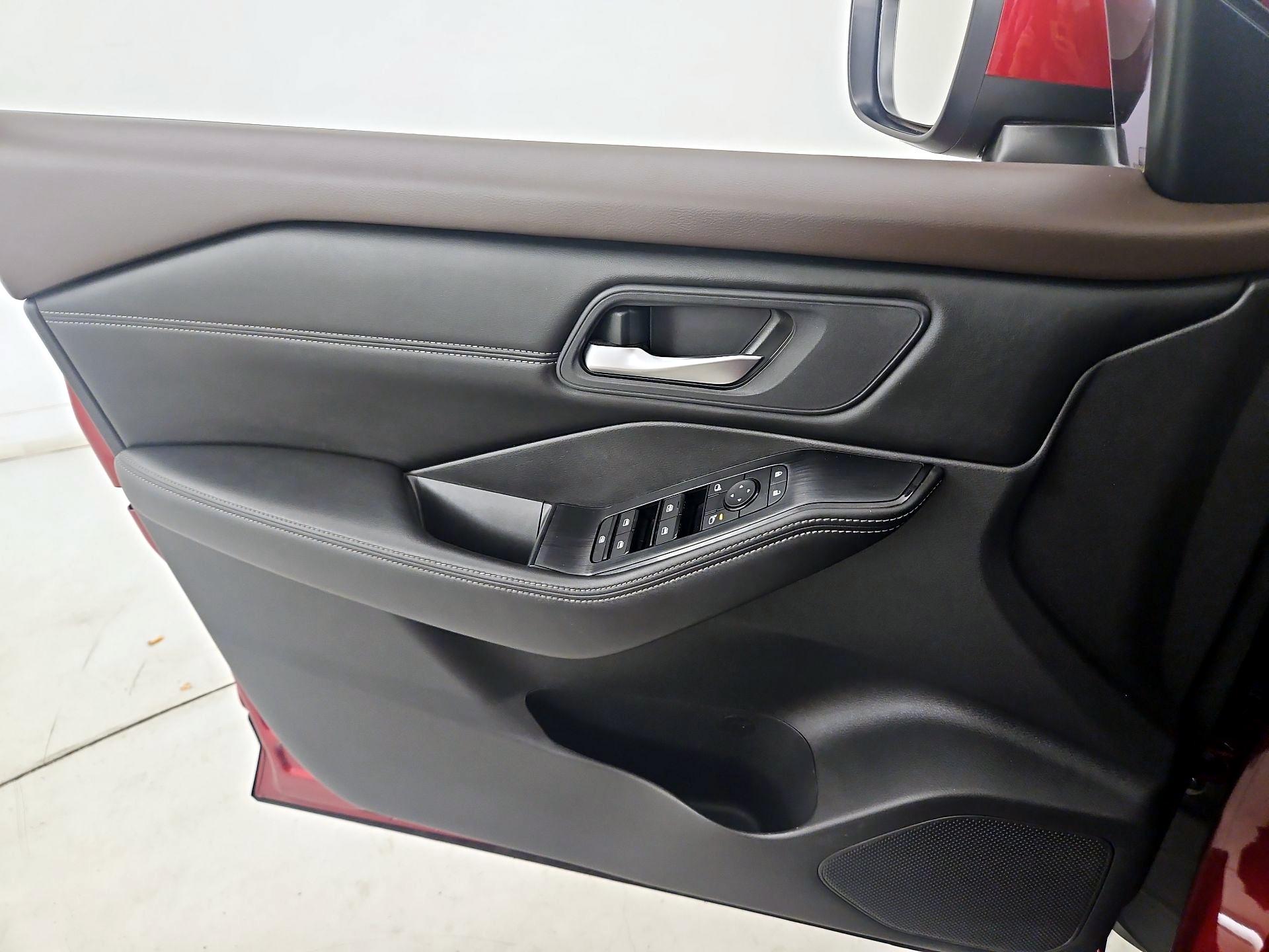 Thumbnail: 2023 Nissan Rogue - 12