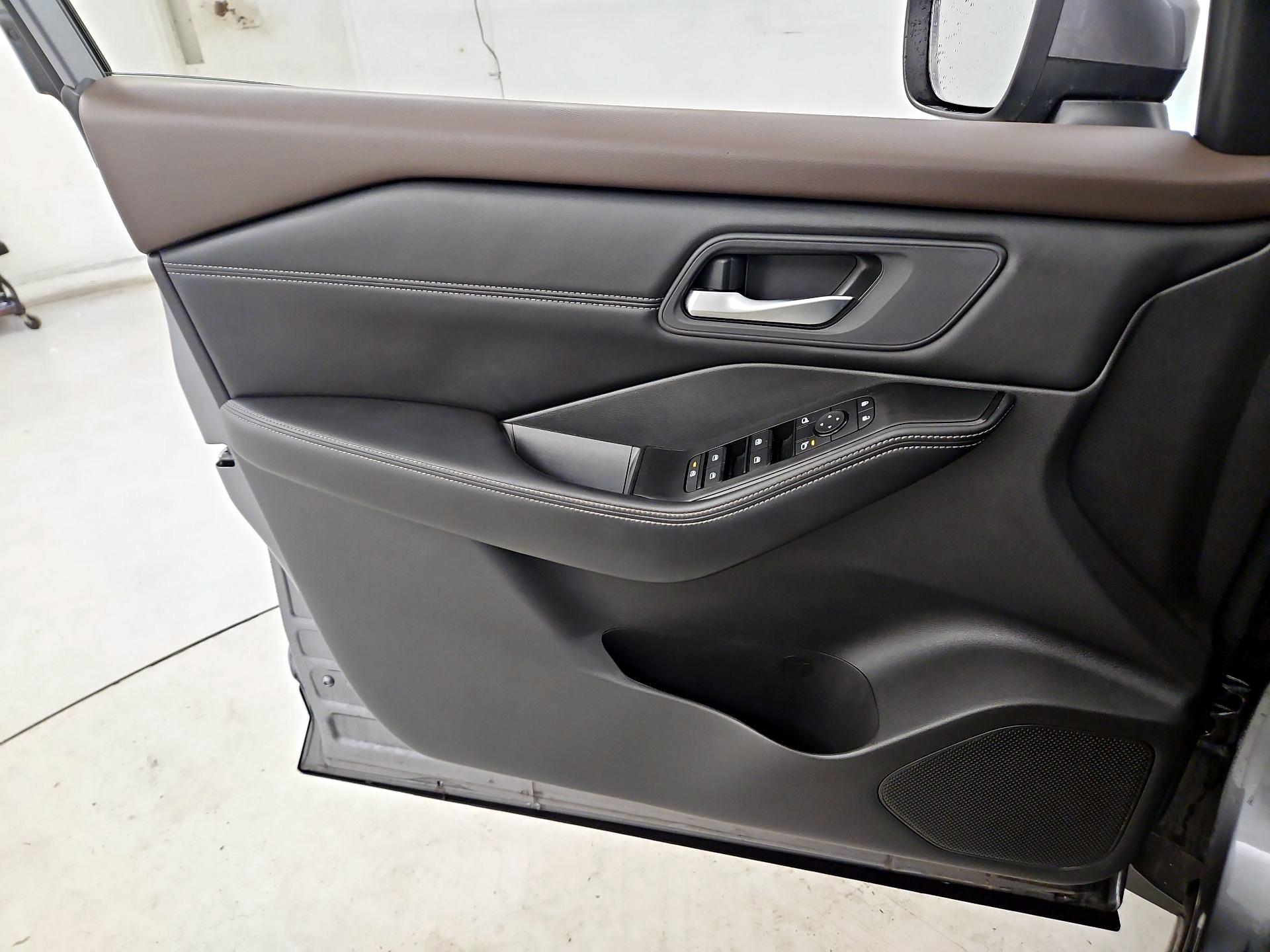 Thumbnail: 2022 Nissan Rogue - 12