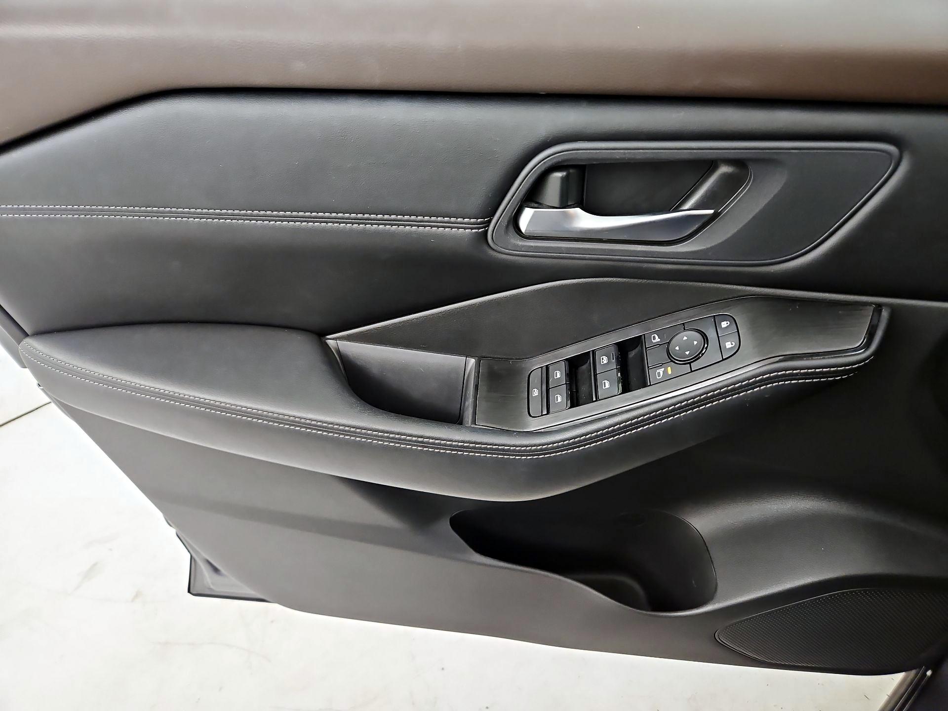 Thumbnail: 2022 Nissan Rogue - 12