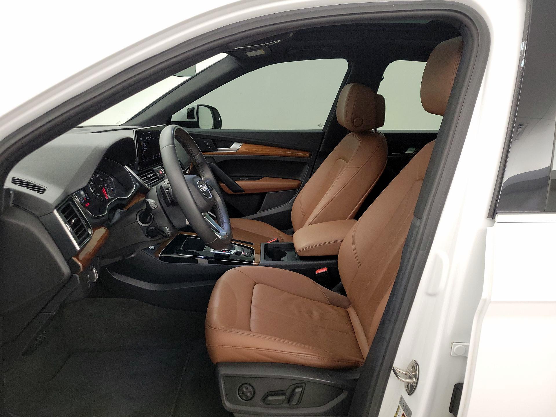 Thumbnail: 2023 Audi Q5 - 11