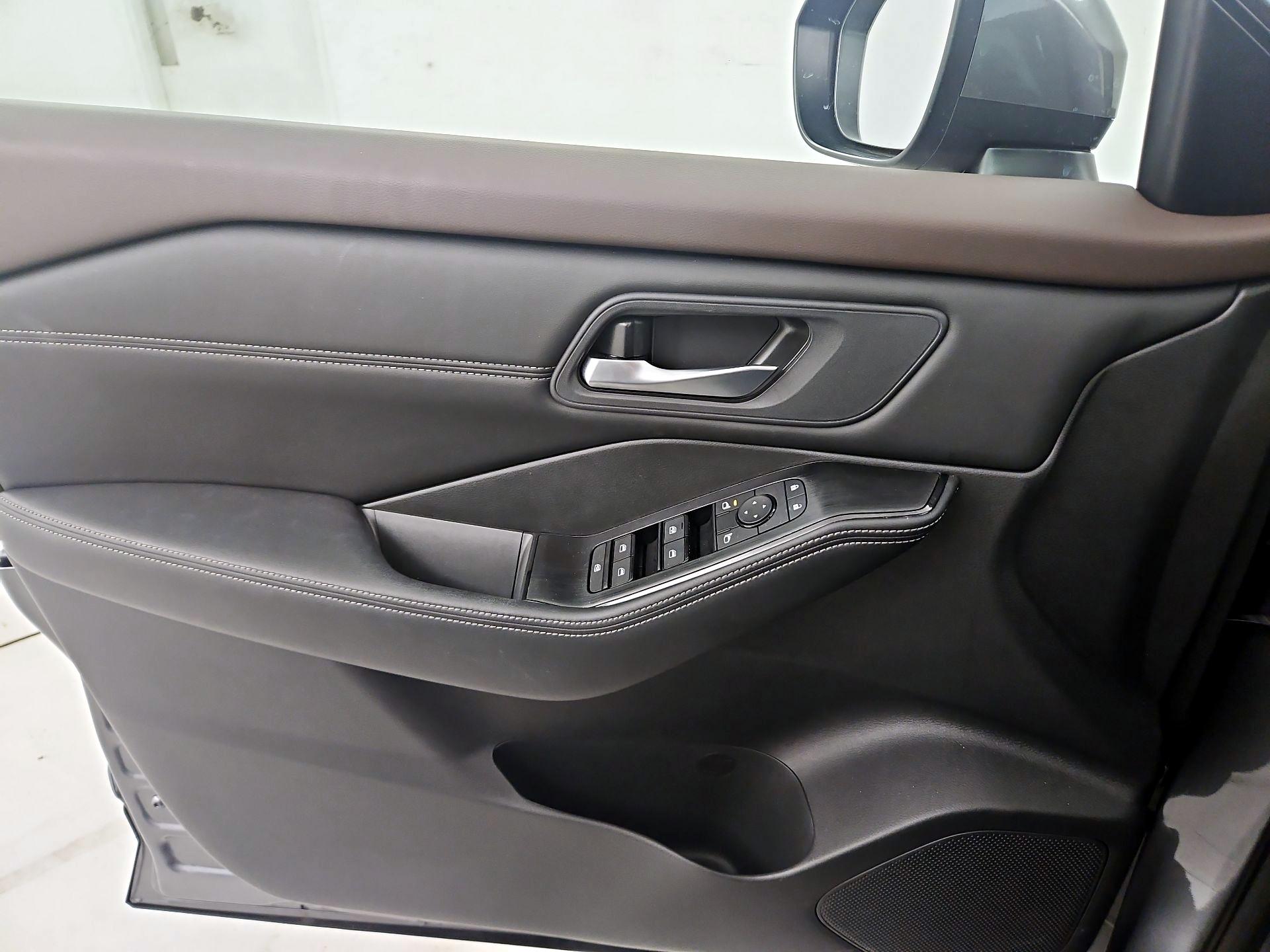 Thumbnail: 2023 Nissan Rogue - 12