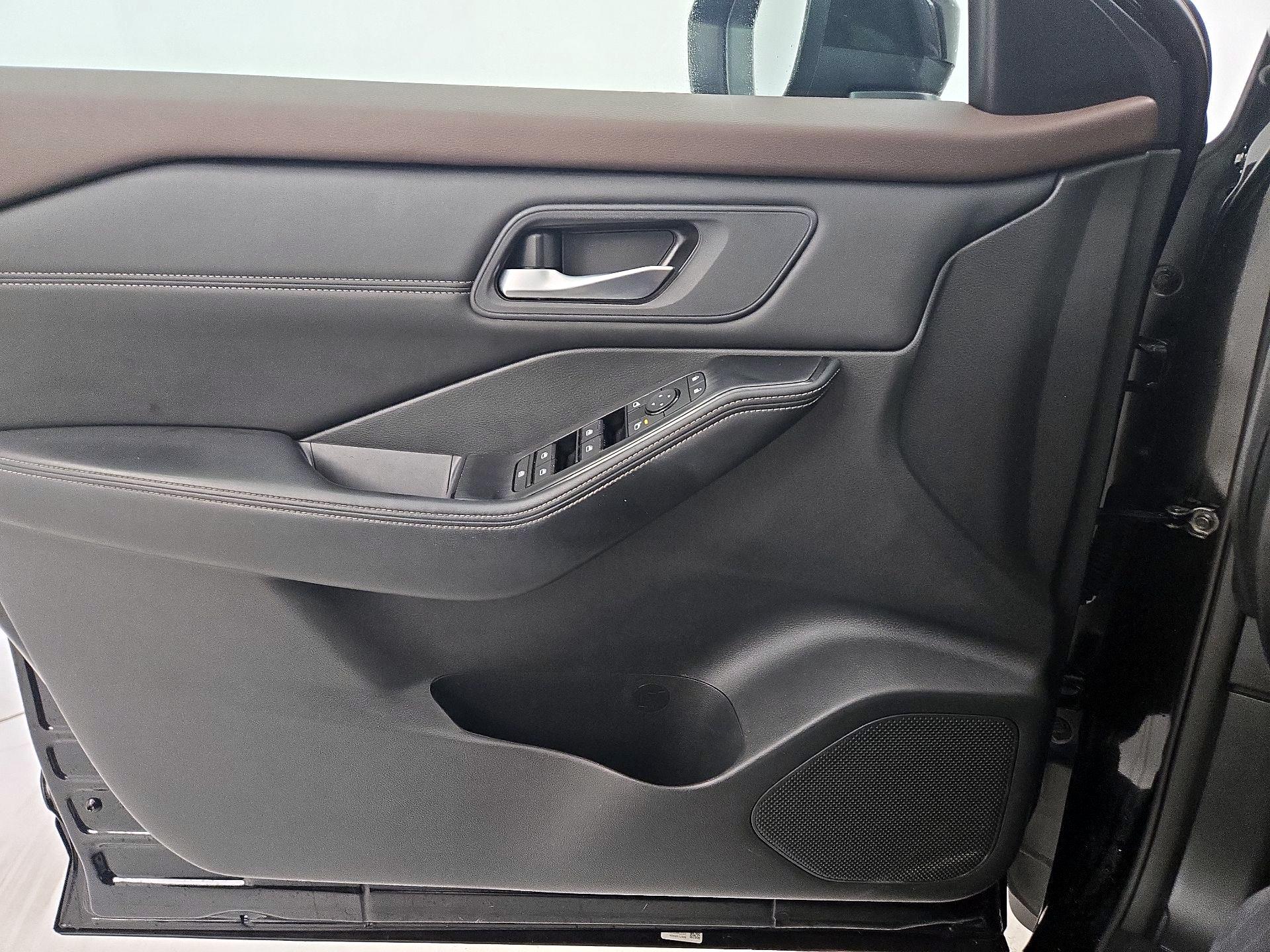 Thumbnail: 2023 Nissan Rogue - 12