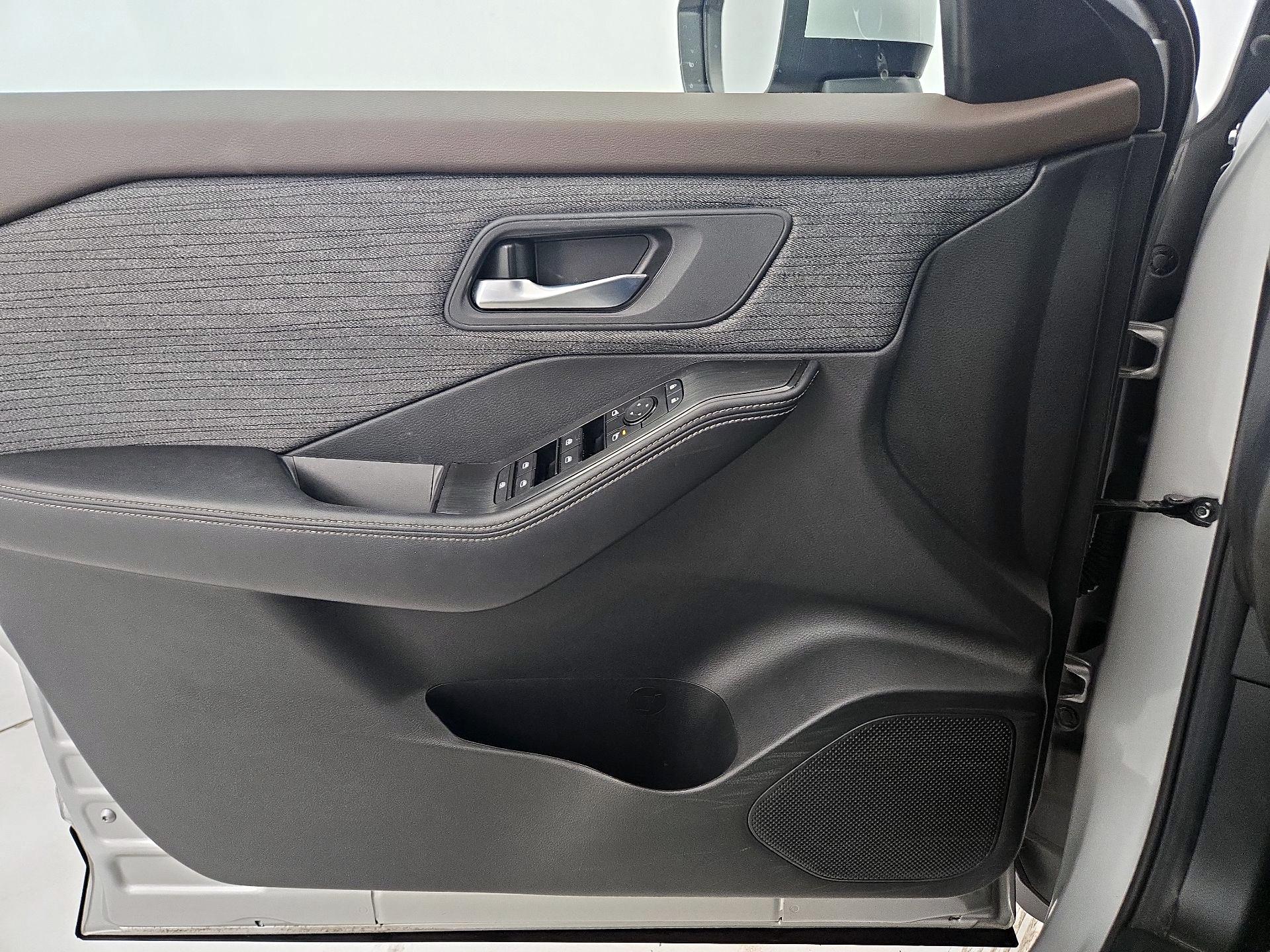 Thumbnail: 2023 Nissan Rogue - 12