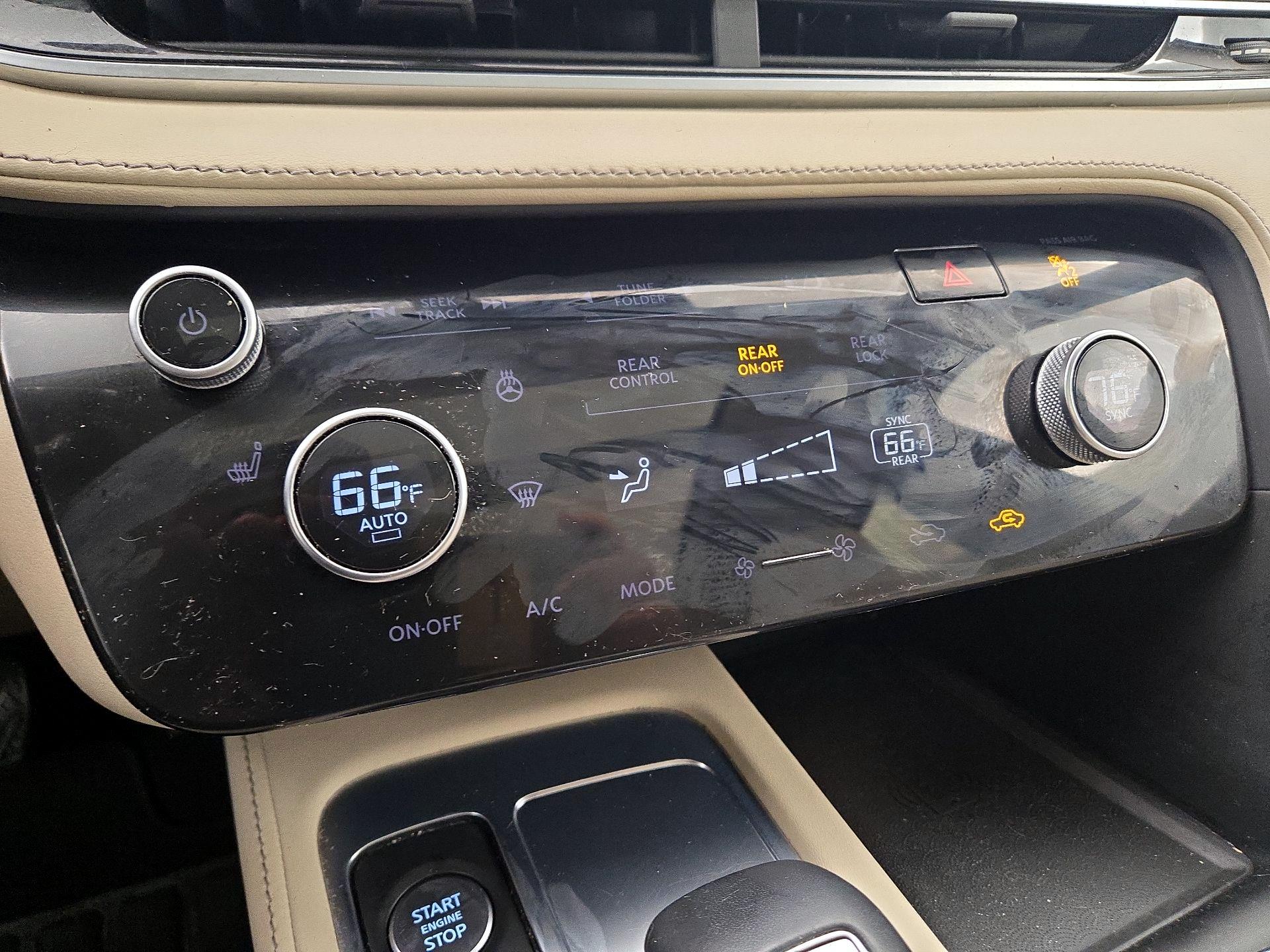 Thumbnail: 2023 INFINITI QX60 - 16