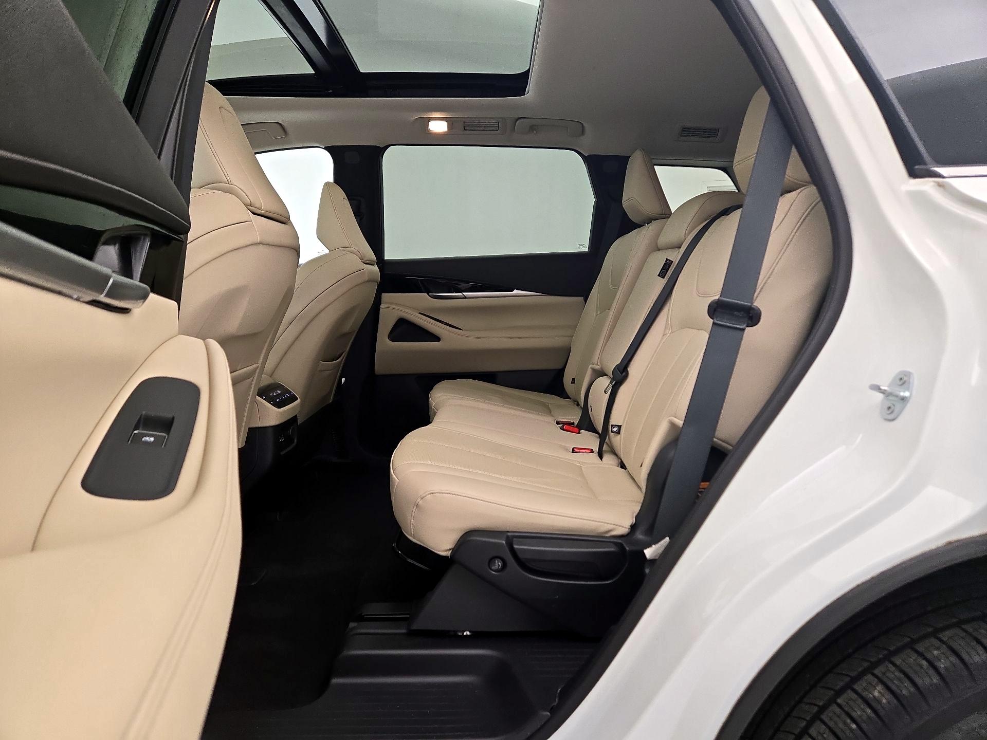 Thumbnail: 2023 INFINITI QX60 - 20