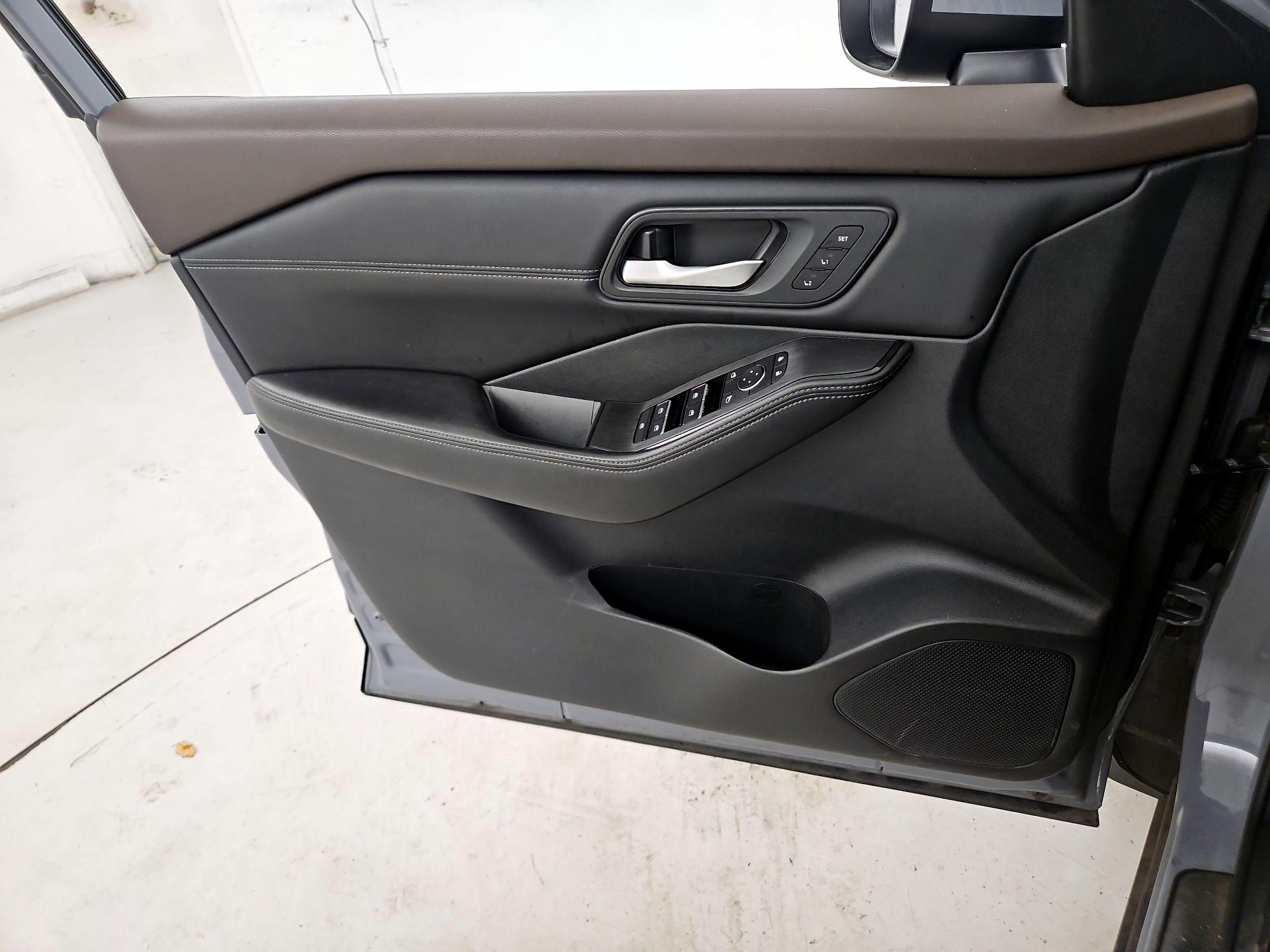 Thumbnail: 2023 Nissan Rogue - 12