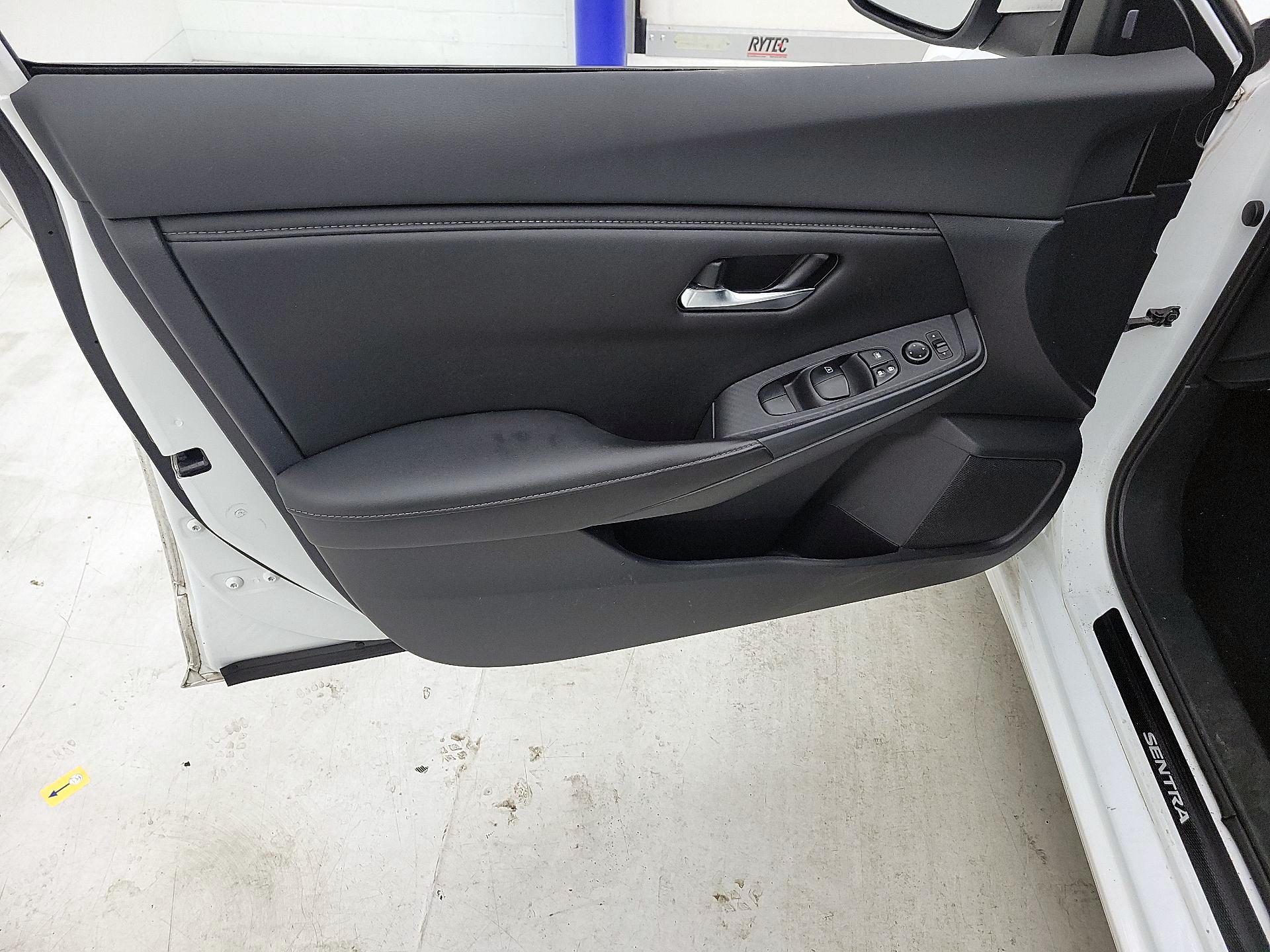 Thumbnail: 2022 Nissan Sentra - 12