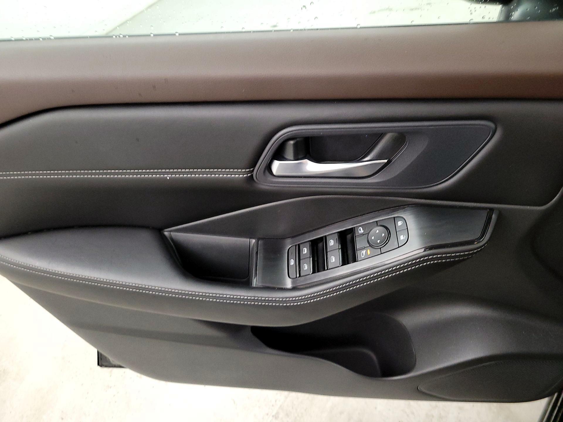 Thumbnail: 2023 Nissan Rogue - 12