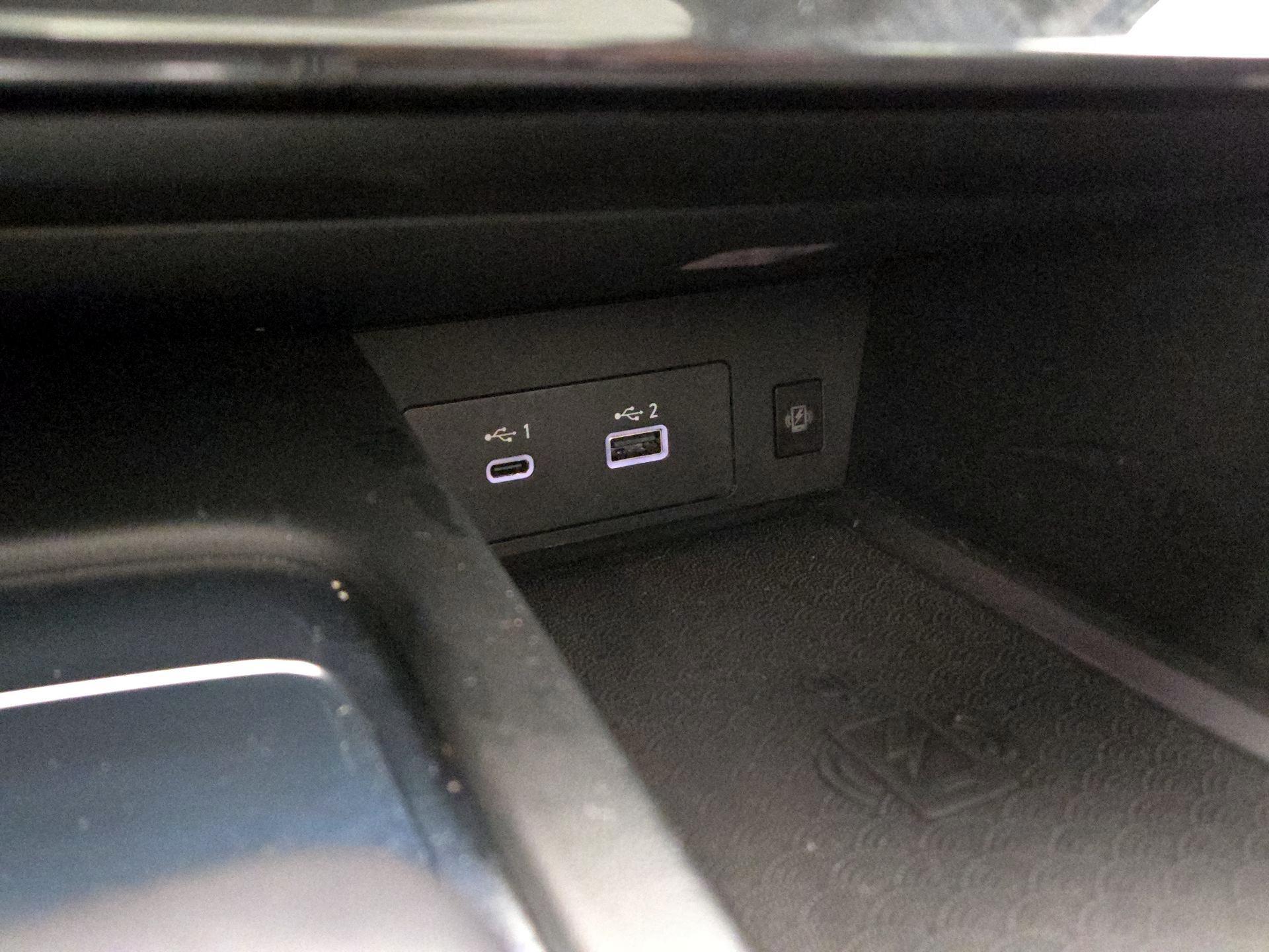 Thumbnail: 2023 INFINITI QX60 - 18