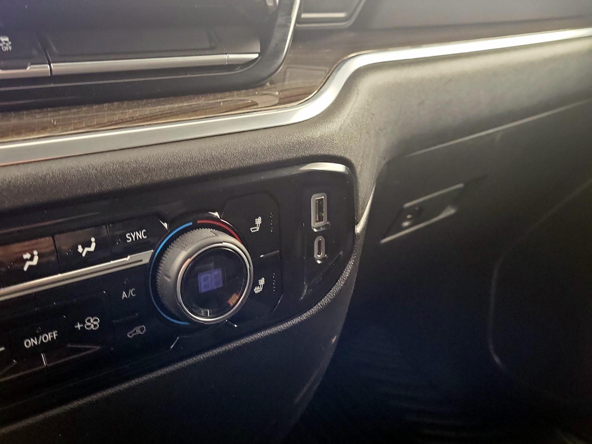 Thumbnail: 2022 Chevrolet Silverado 1500 - 16