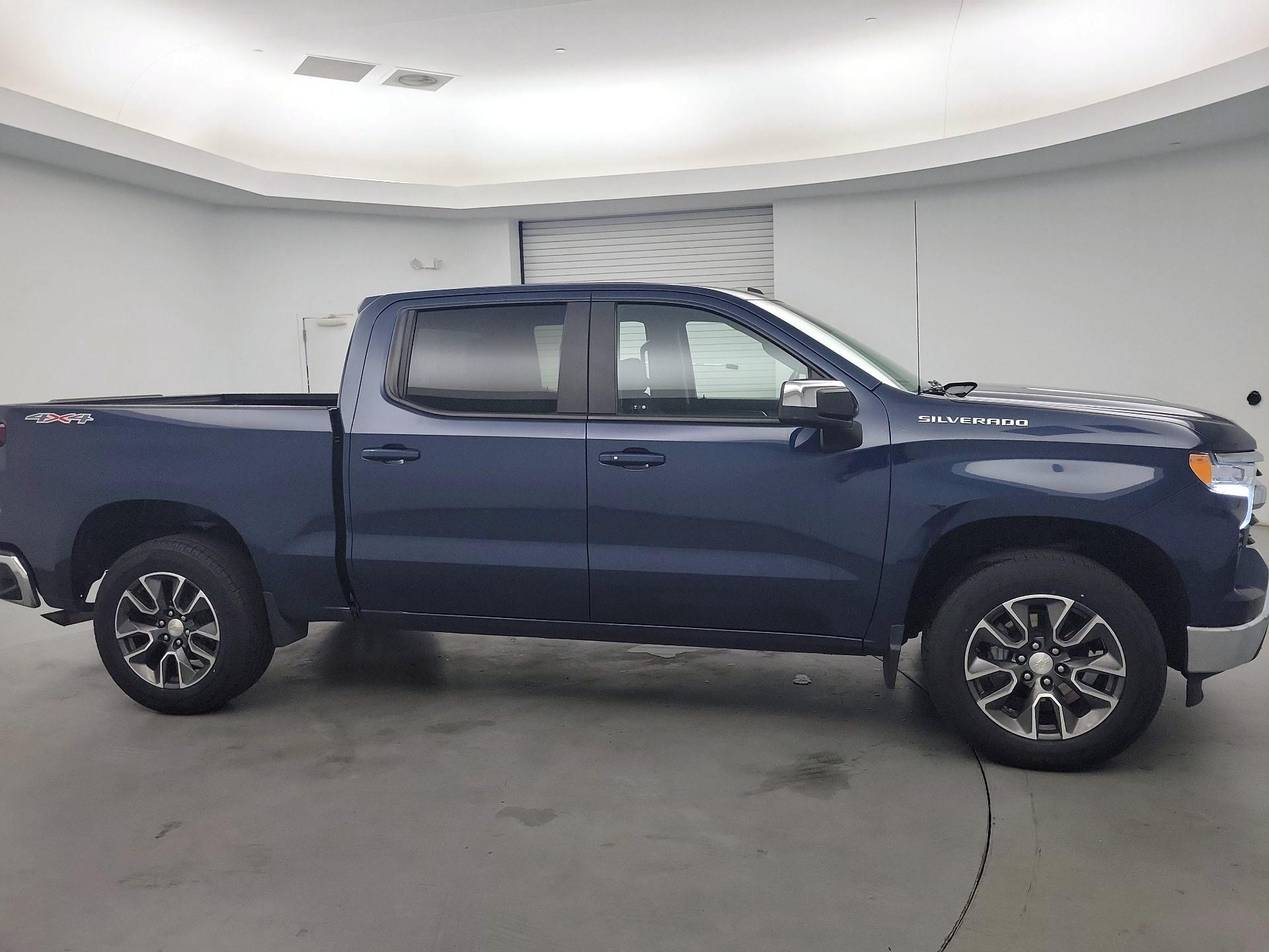 Thumbnail: 2022 Chevrolet Silverado 1500 - 4