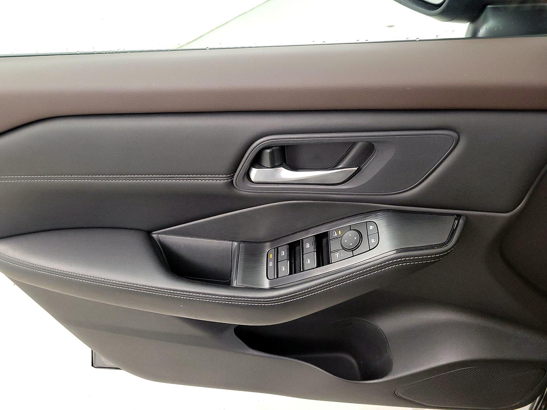 Thumbnail: 2023 Nissan Rogue - 12