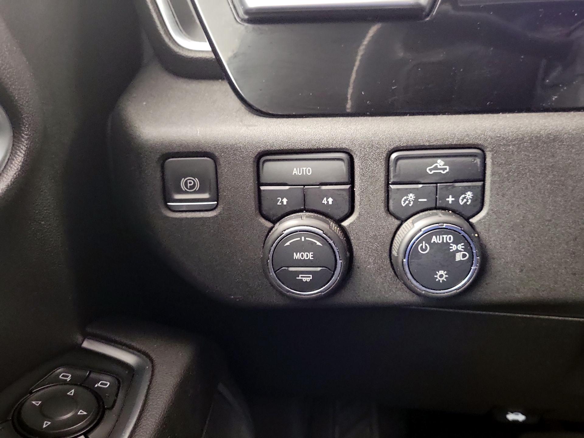 Thumbnail: 2022 Chevrolet Silverado 1500 - 11