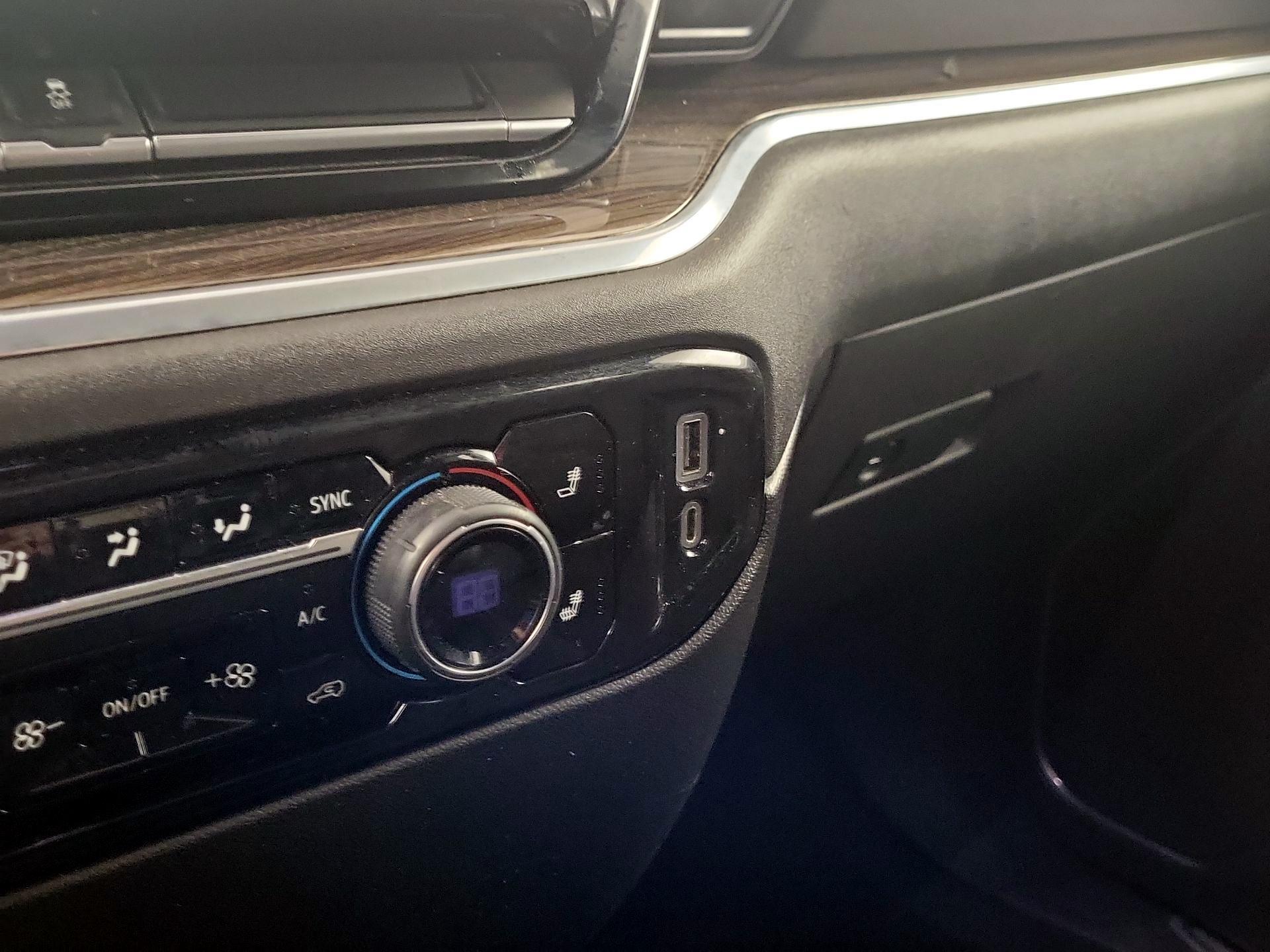 Thumbnail: 2022 Chevrolet Silverado 1500 - 16