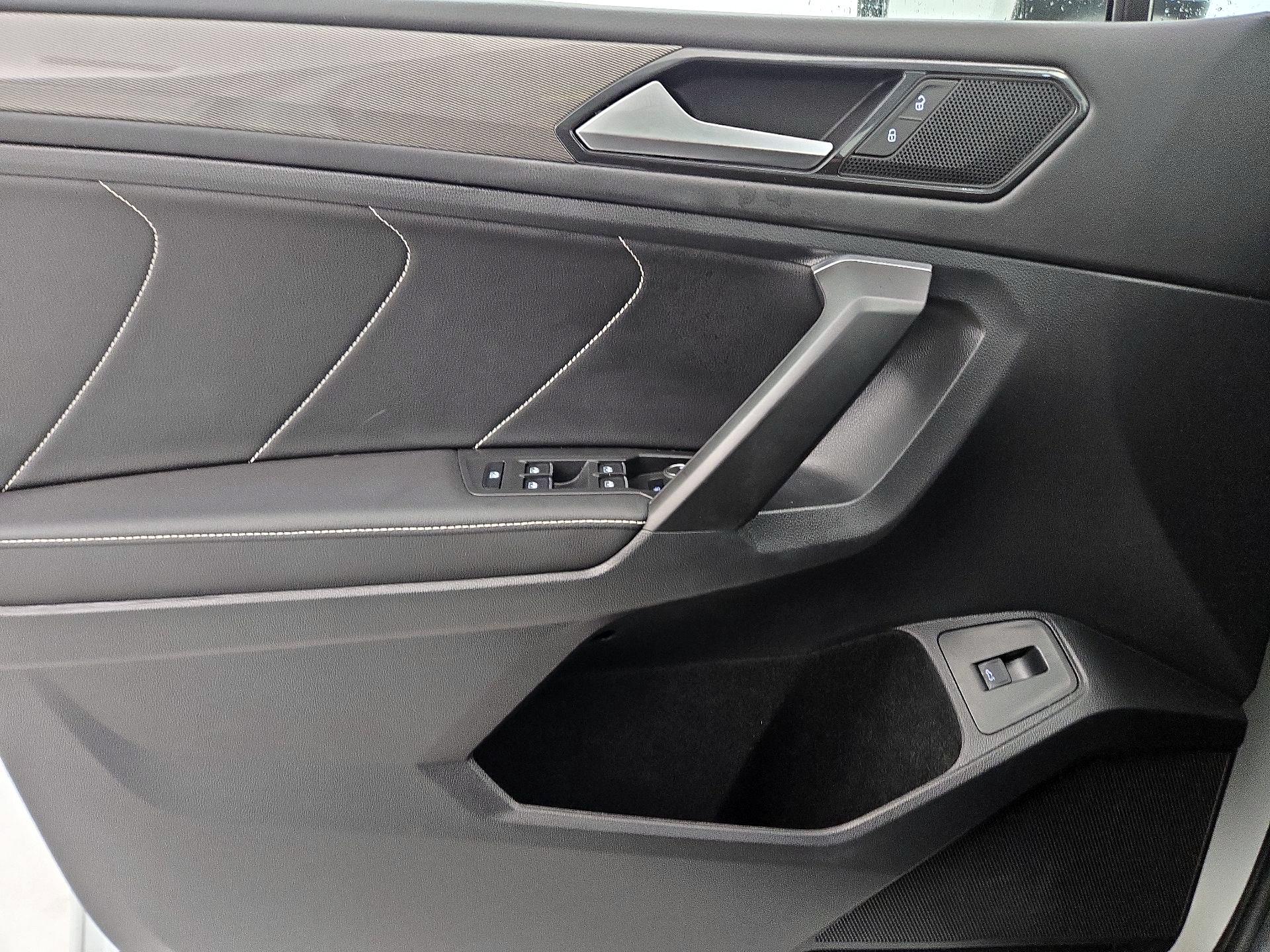 Thumbnail: 2022 Volkswagen Tiguan - 12