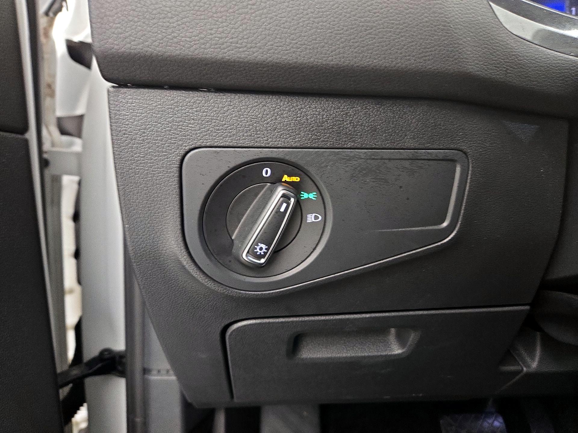 Thumbnail: 2022 Volkswagen Tiguan - 13