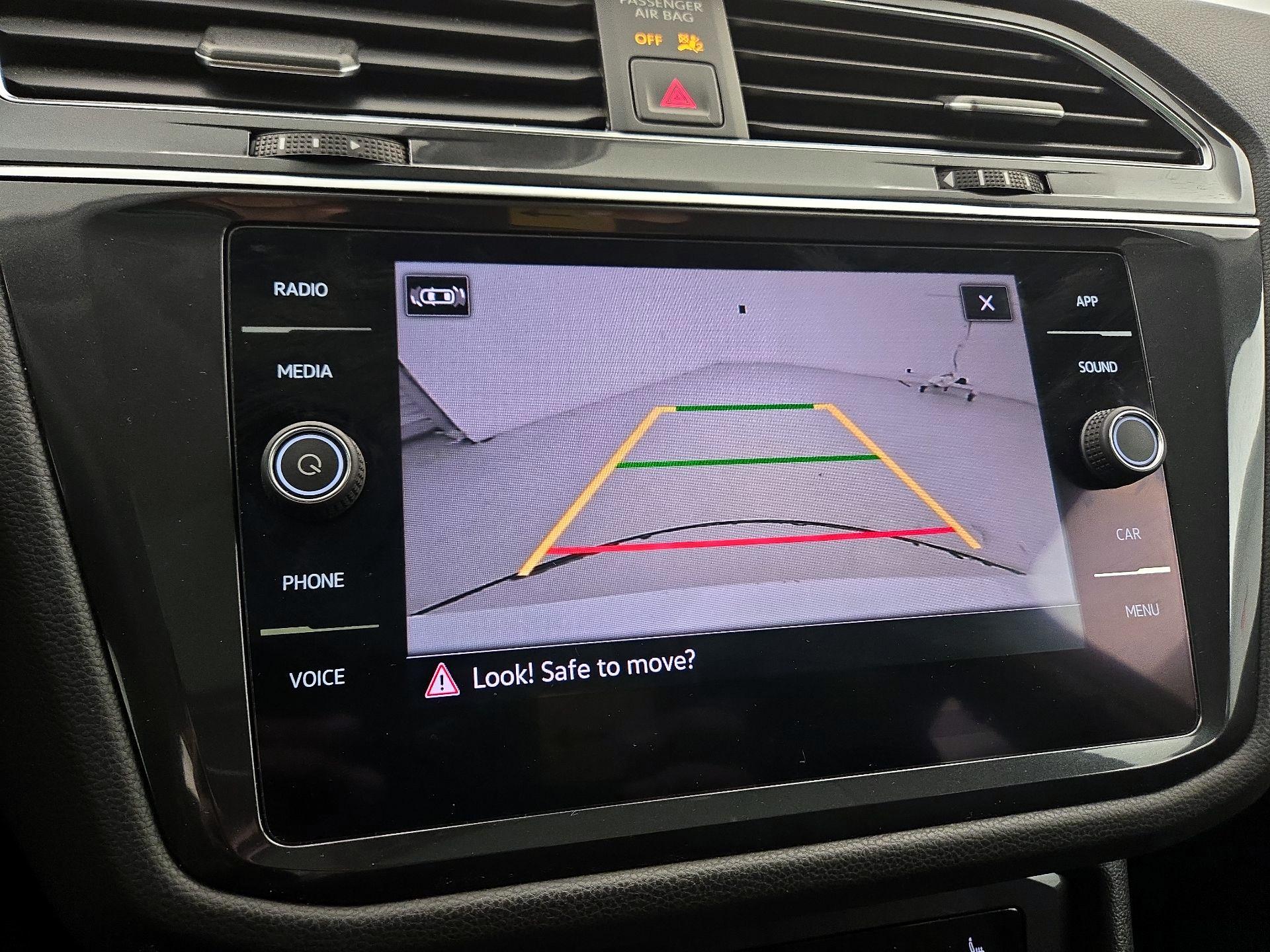 Thumbnail: 2022 Volkswagen Tiguan - 14