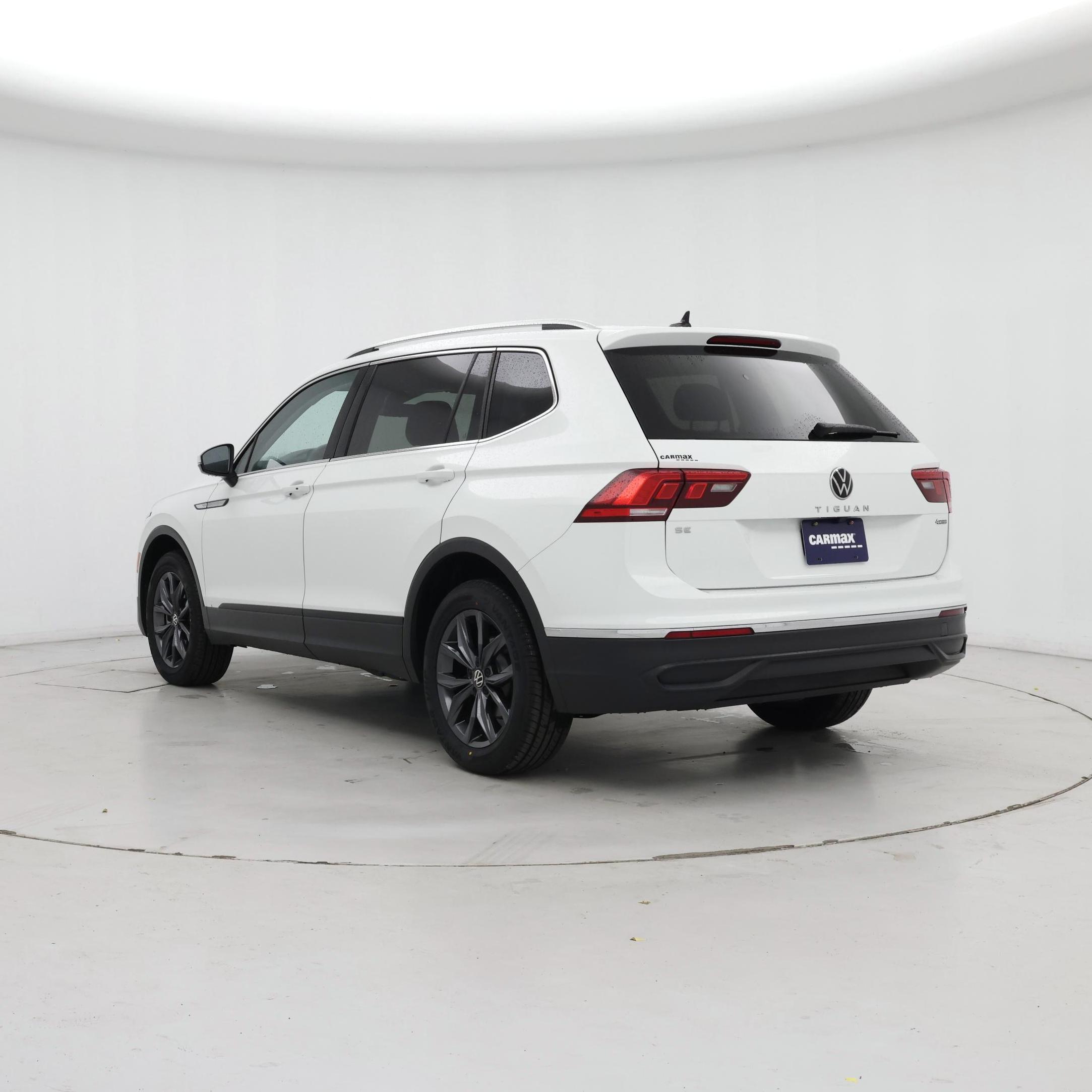 Thumbnail: 2022 Volkswagen Tiguan - 2