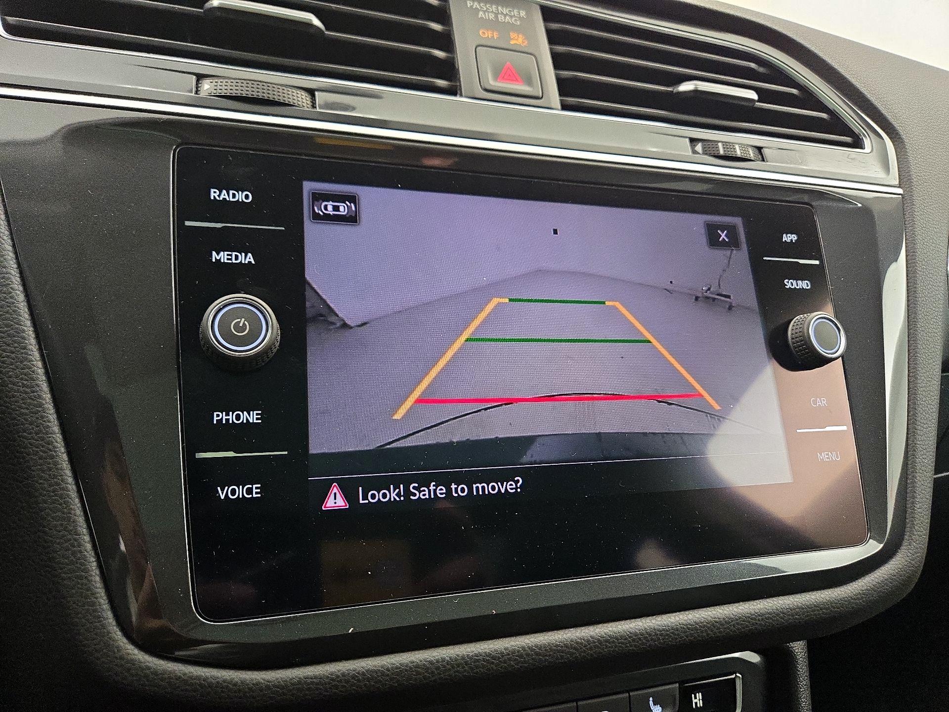 Thumbnail: 2021 Volkswagen Tiguan - 14