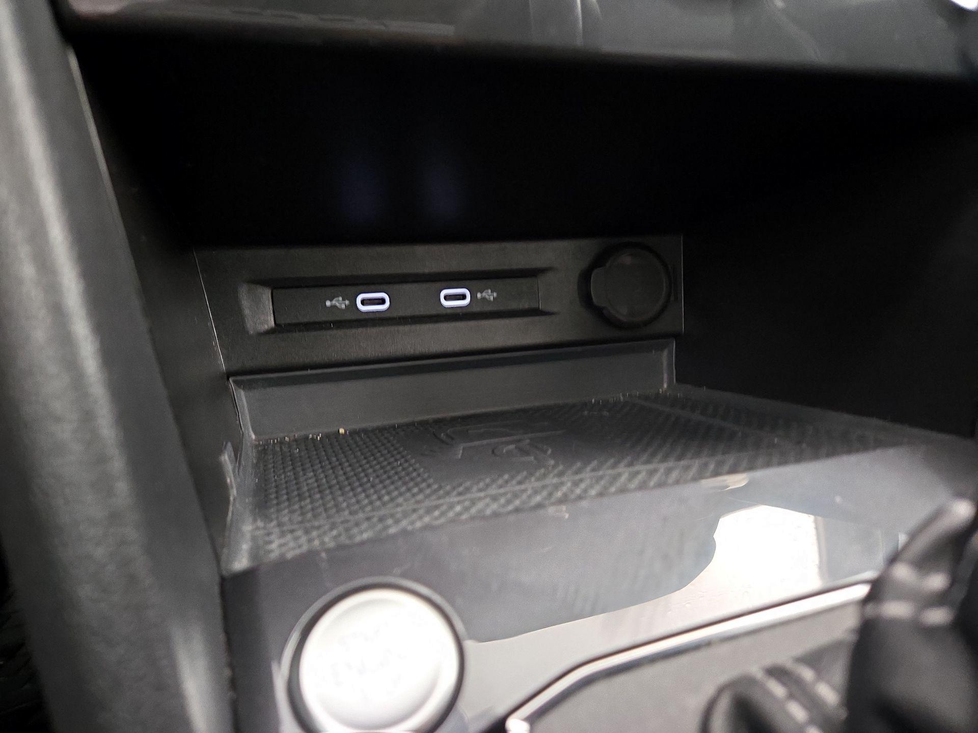 Thumbnail: 2021 Volkswagen Tiguan - 18