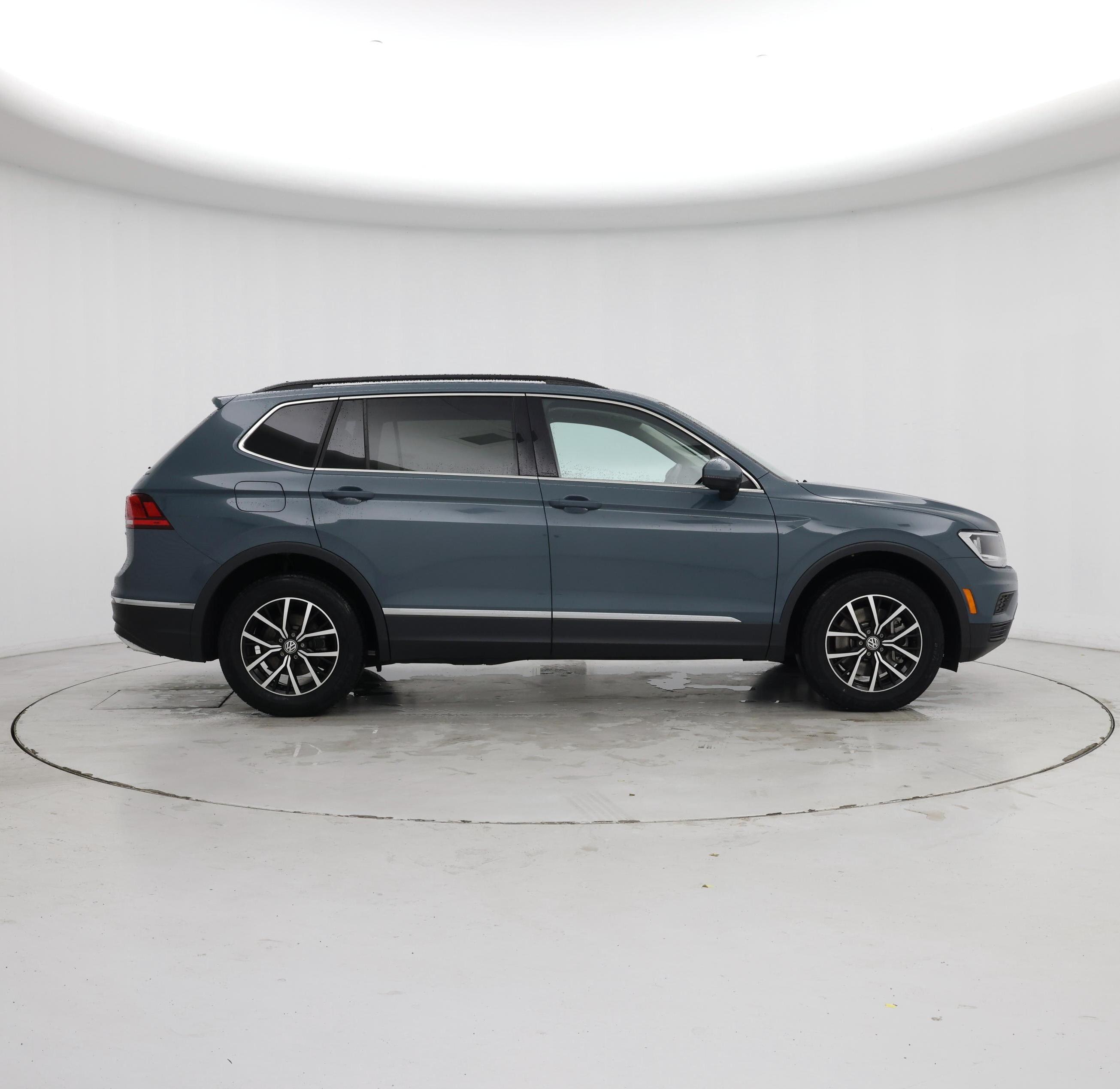 Thumbnail: 2021 Volkswagen Tiguan - 7