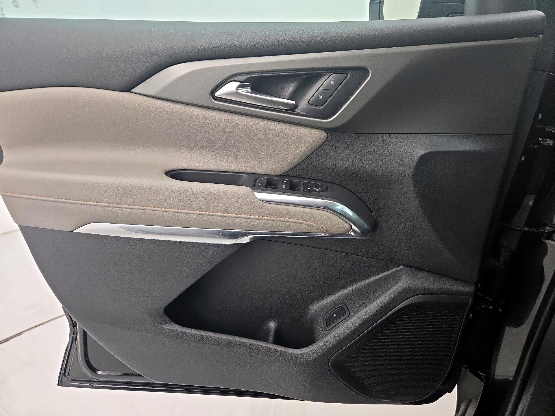 Thumbnail: 2025 Chevrolet Traverse - 12