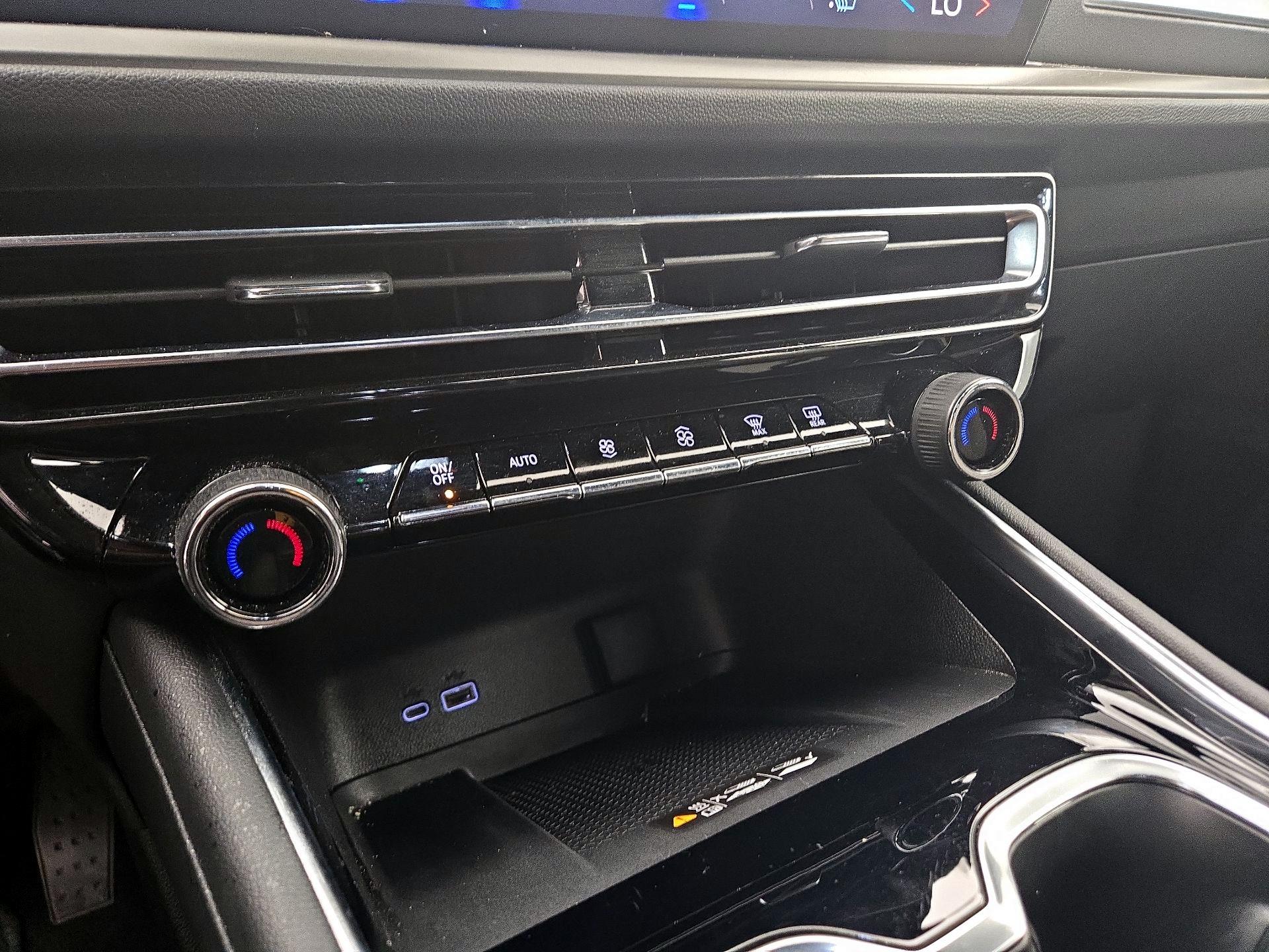 Thumbnail: 2025 Chevrolet Traverse - 16